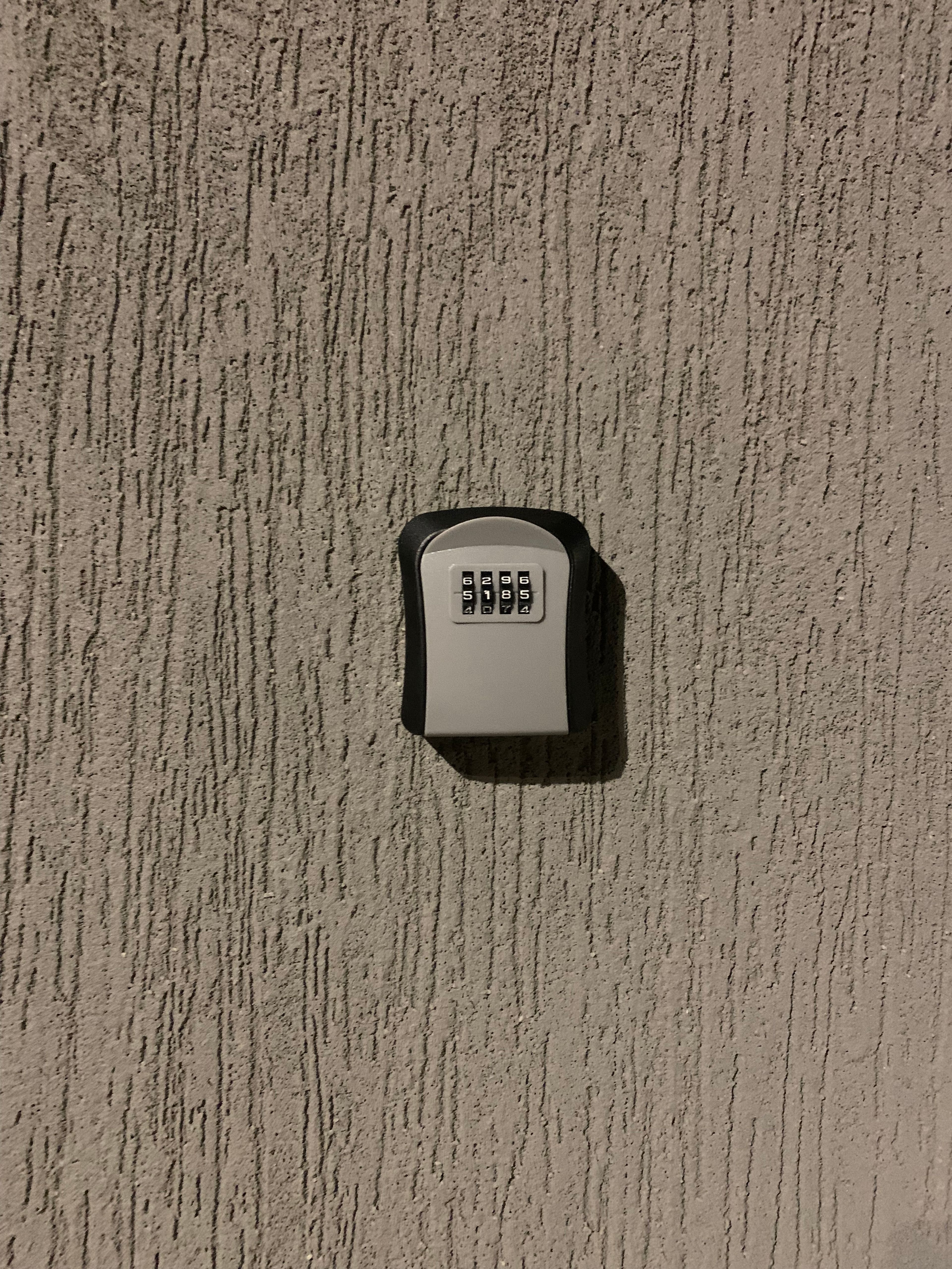 https://img.gathern.co/1400x0/1/J70XHVJHDkQz472HHTydGzXh8vUnAN2Q.jpg