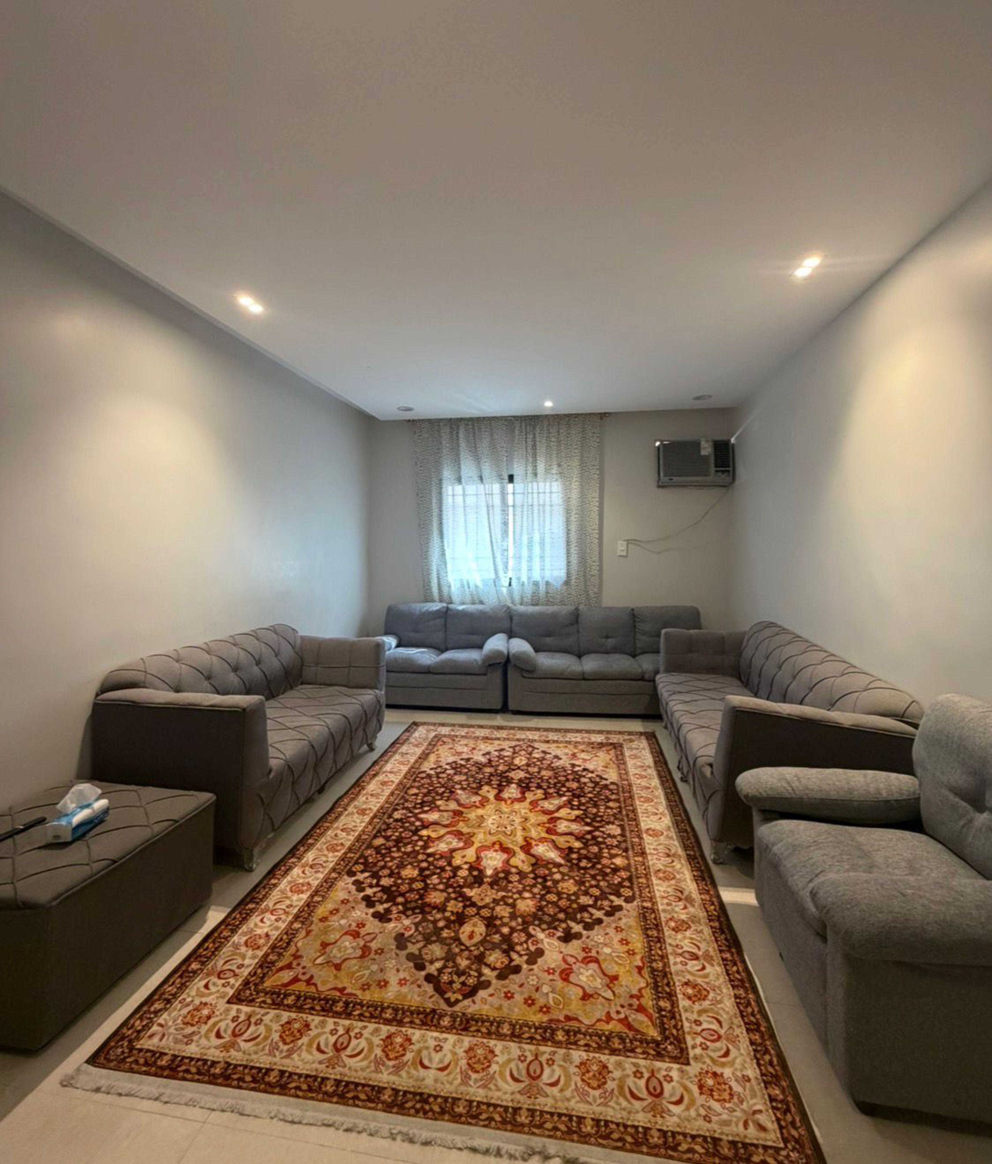 https://img.gathern.co/1400x0/1/JG2doTg3D1tTmFdAj7fipniNwAgsCibz.jpg