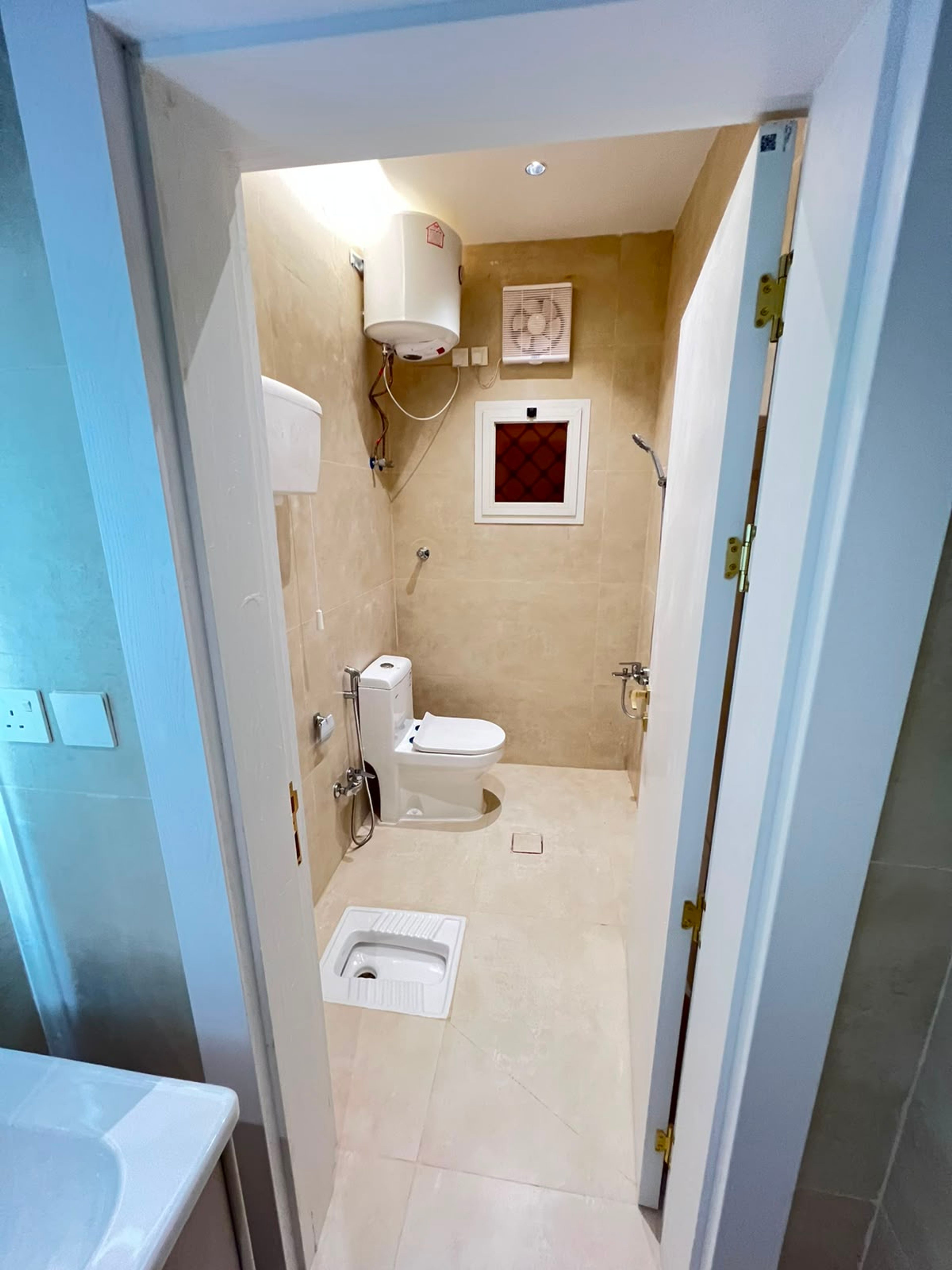 https://img.gathern.co/1024x0/1/JKrVW1EwhWb-8jFlmFhXbLUjfDe6AeB-.jpeg