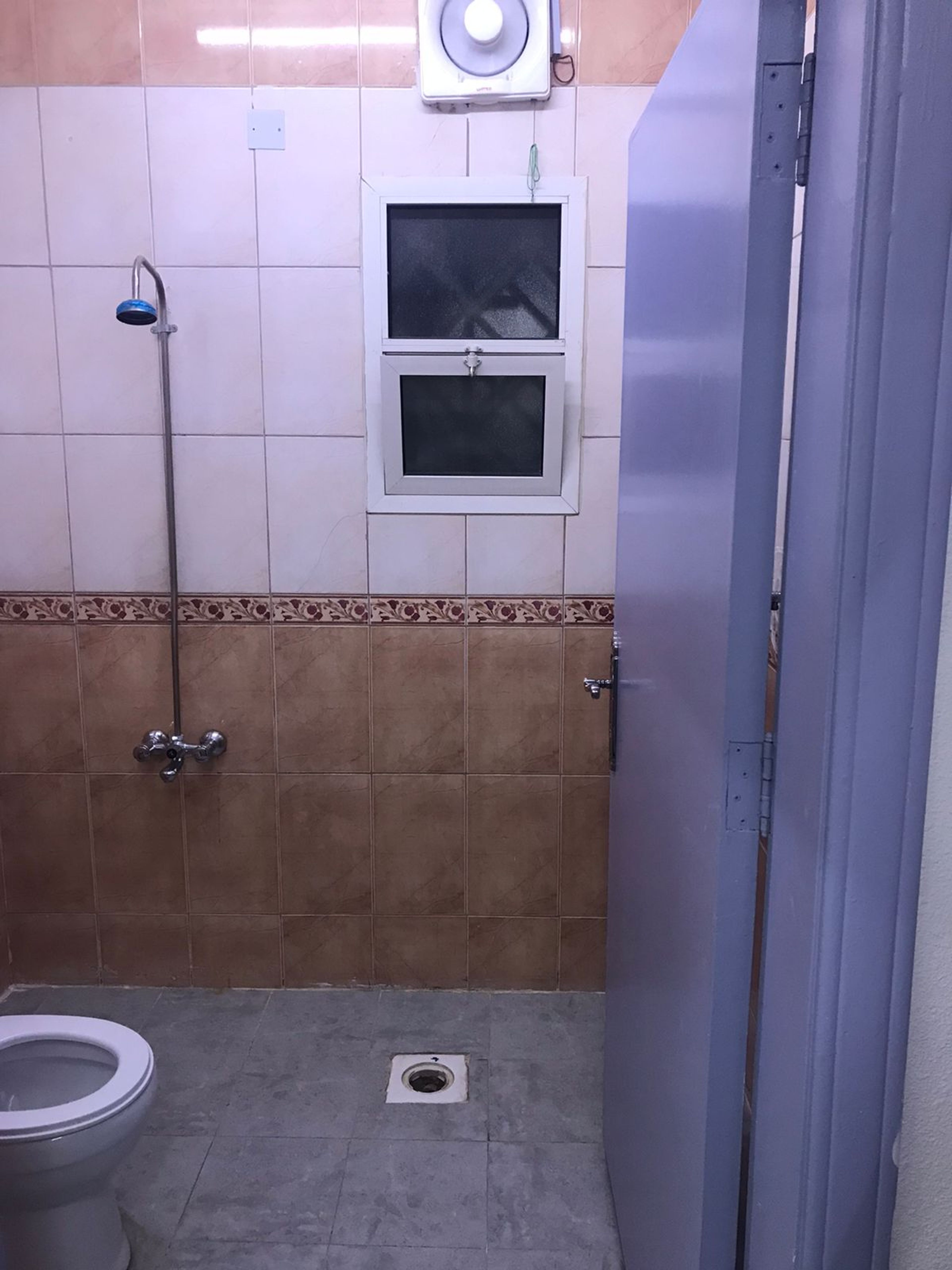 https://img.gathern.co/1400x0/1/JLw9ZAflEBo7mIXOzMTBVUFKnUYerSLK.jpg