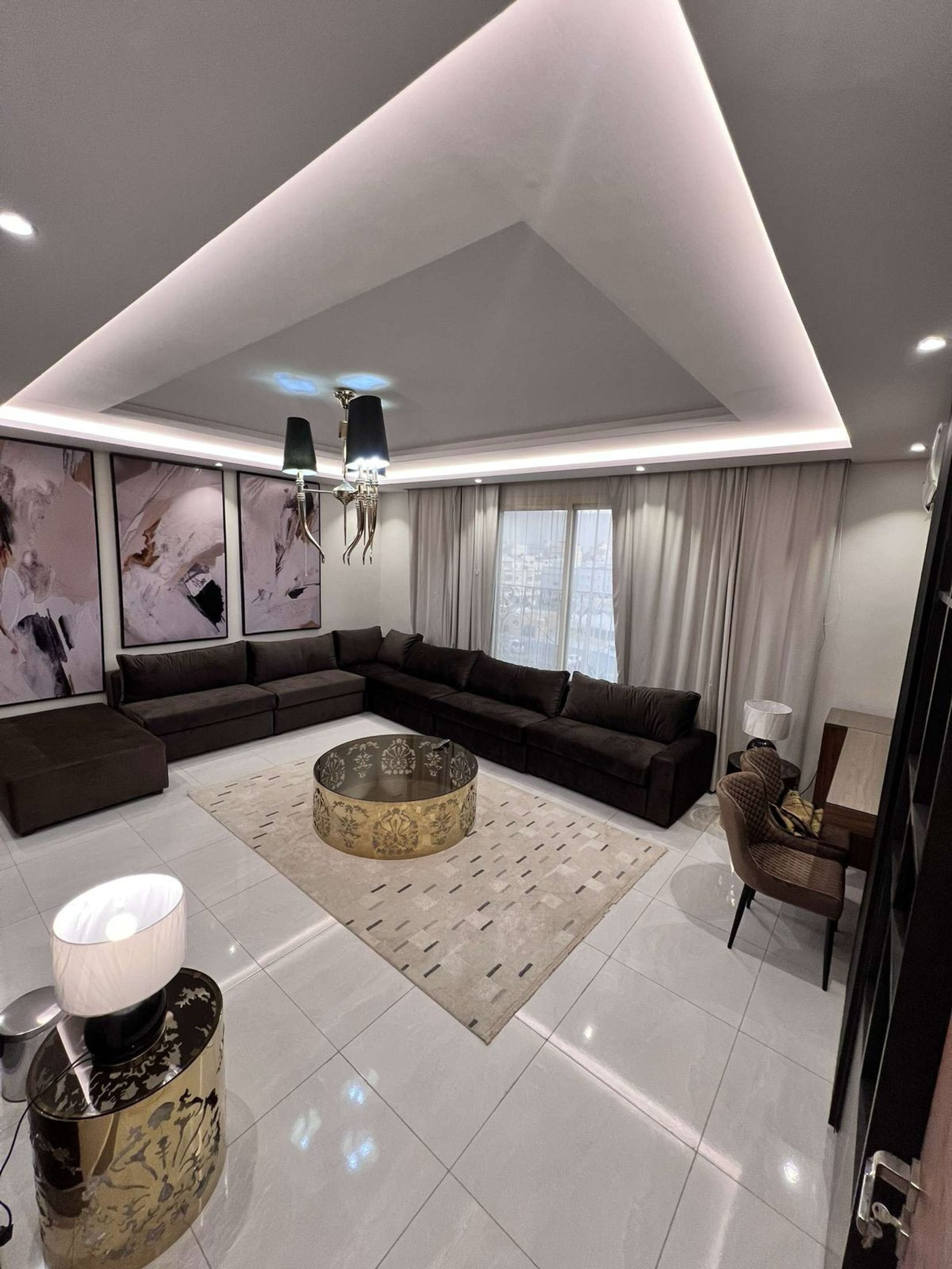 https://img.gathern.co/1400x0/1/JQEcgix-UA-olGi6Yo0w2pCQEXC7-wP_.jpg