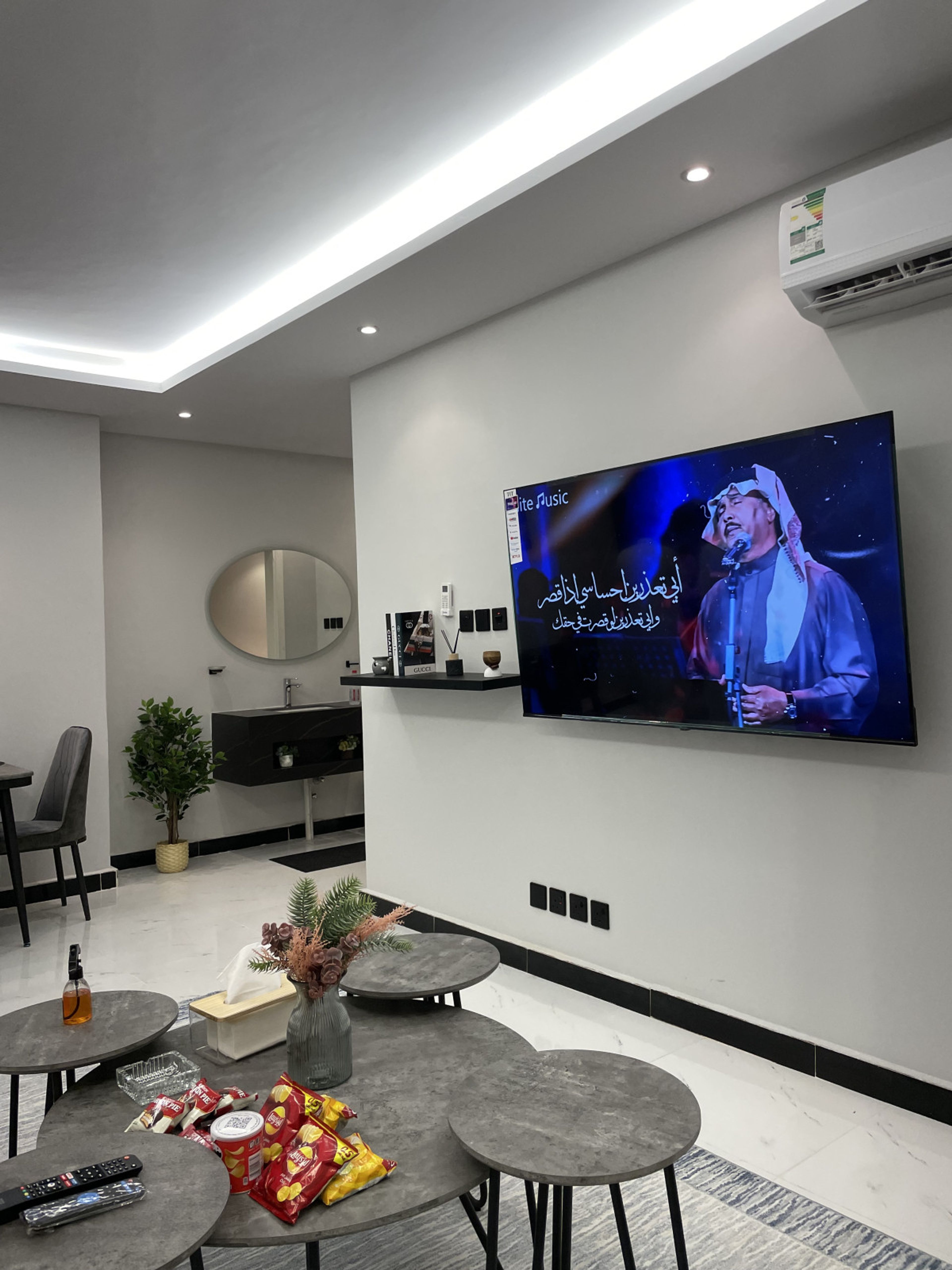 https://img.gathern.co/1400x0/1/JYxGzU1qR-vblhC8W5jo0jXPrNkVJDNT.jpg