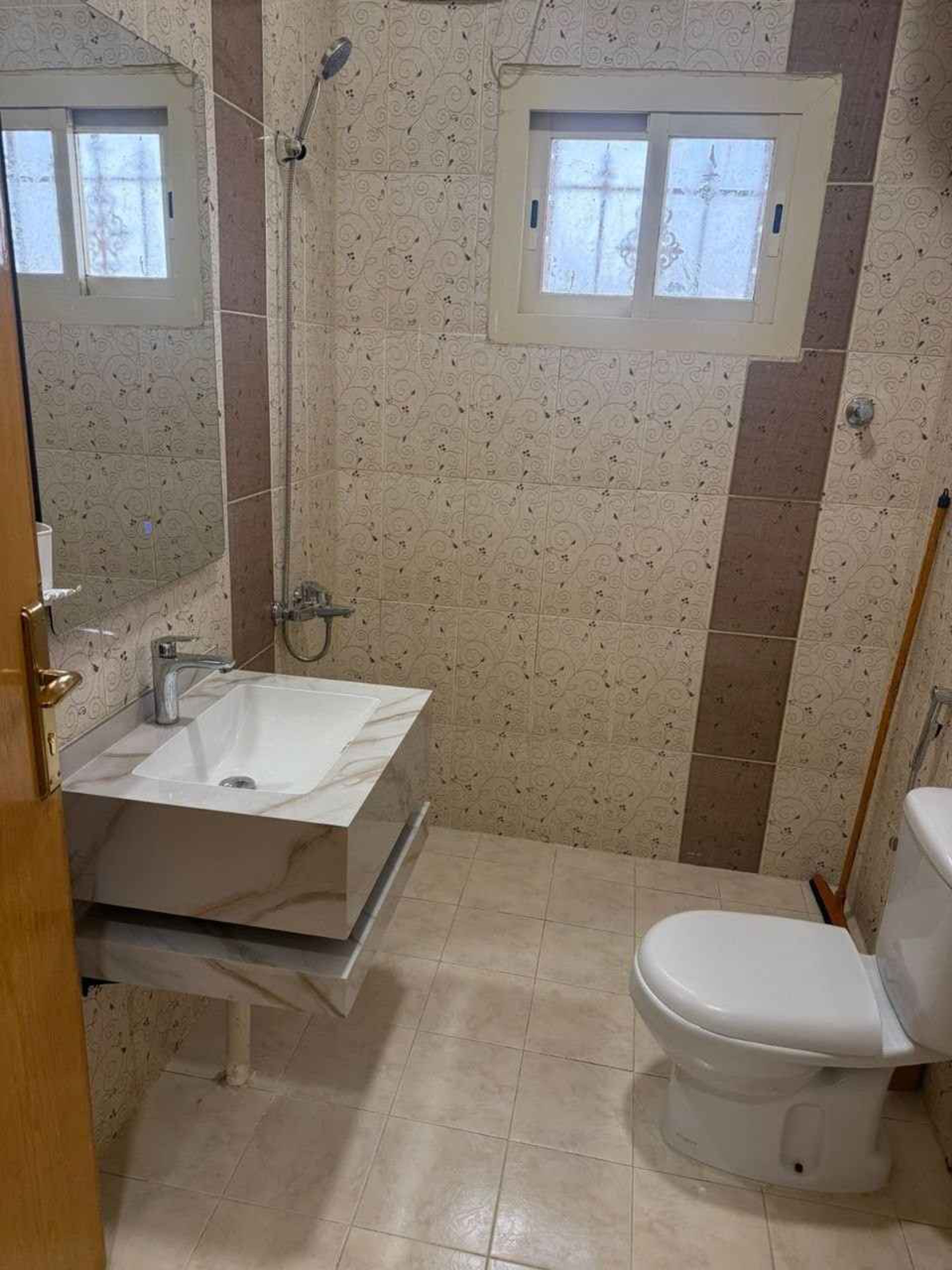 https://img.gathern.co/1400x0/1/JZErbhFPA-yJ0BSd8Dg4SfCK9pOitiVp.jpg