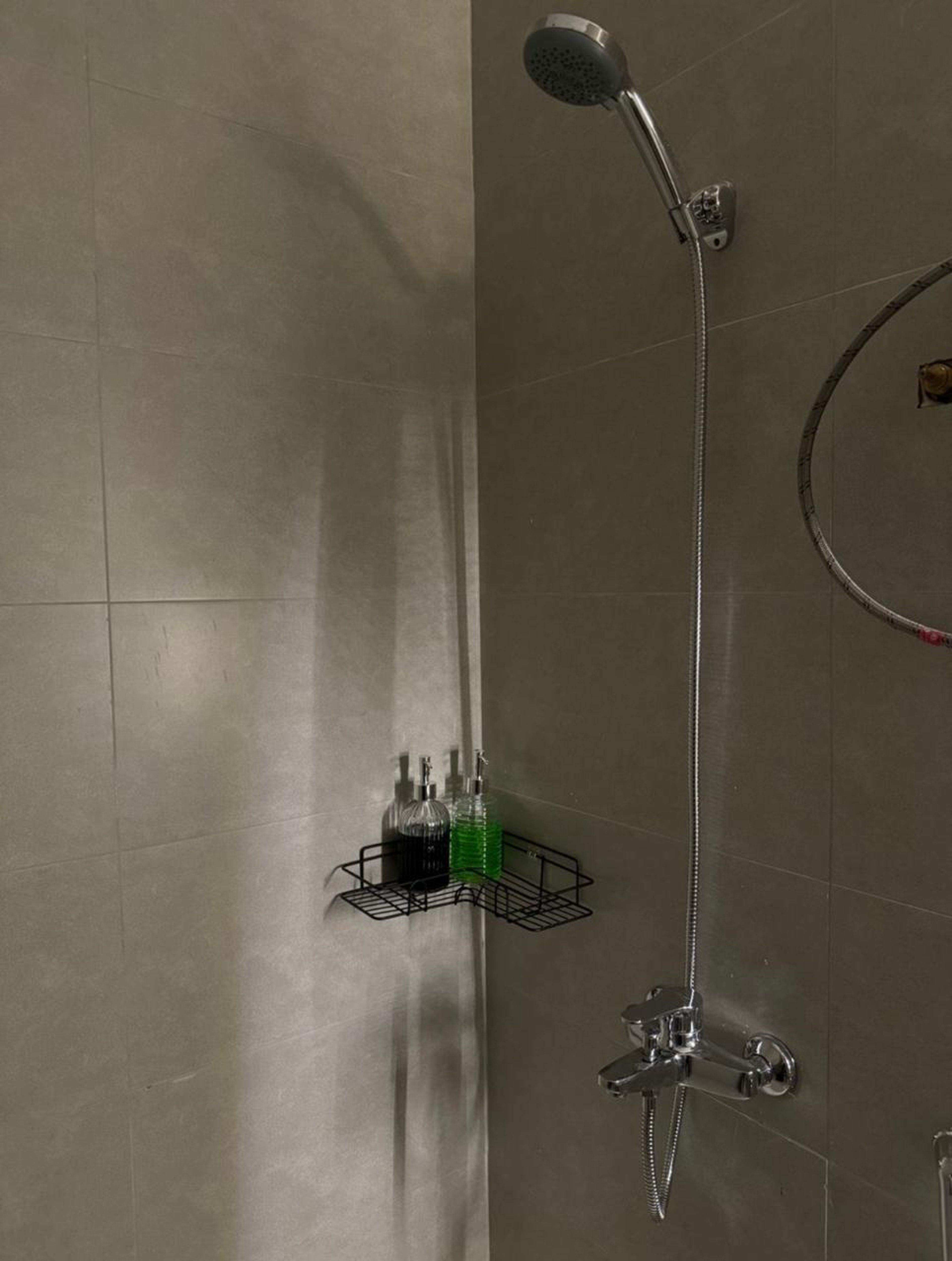 https://img.gathern.co/1024x0/1/Jll6fwCZQB-UnESZkTvwBLjJZRifnfdk.jpeg
