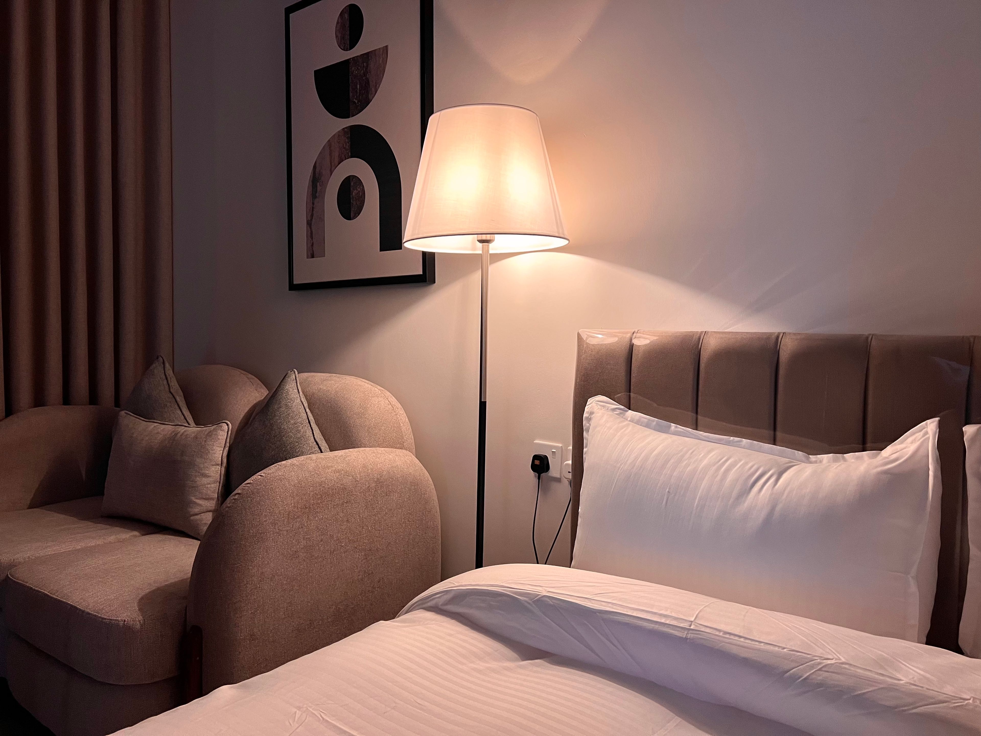 https://img.gathern.co/1400x0/1/K-pVTi9vdhdIdg5nbb3MyGSXNRRAt0Az.jpg