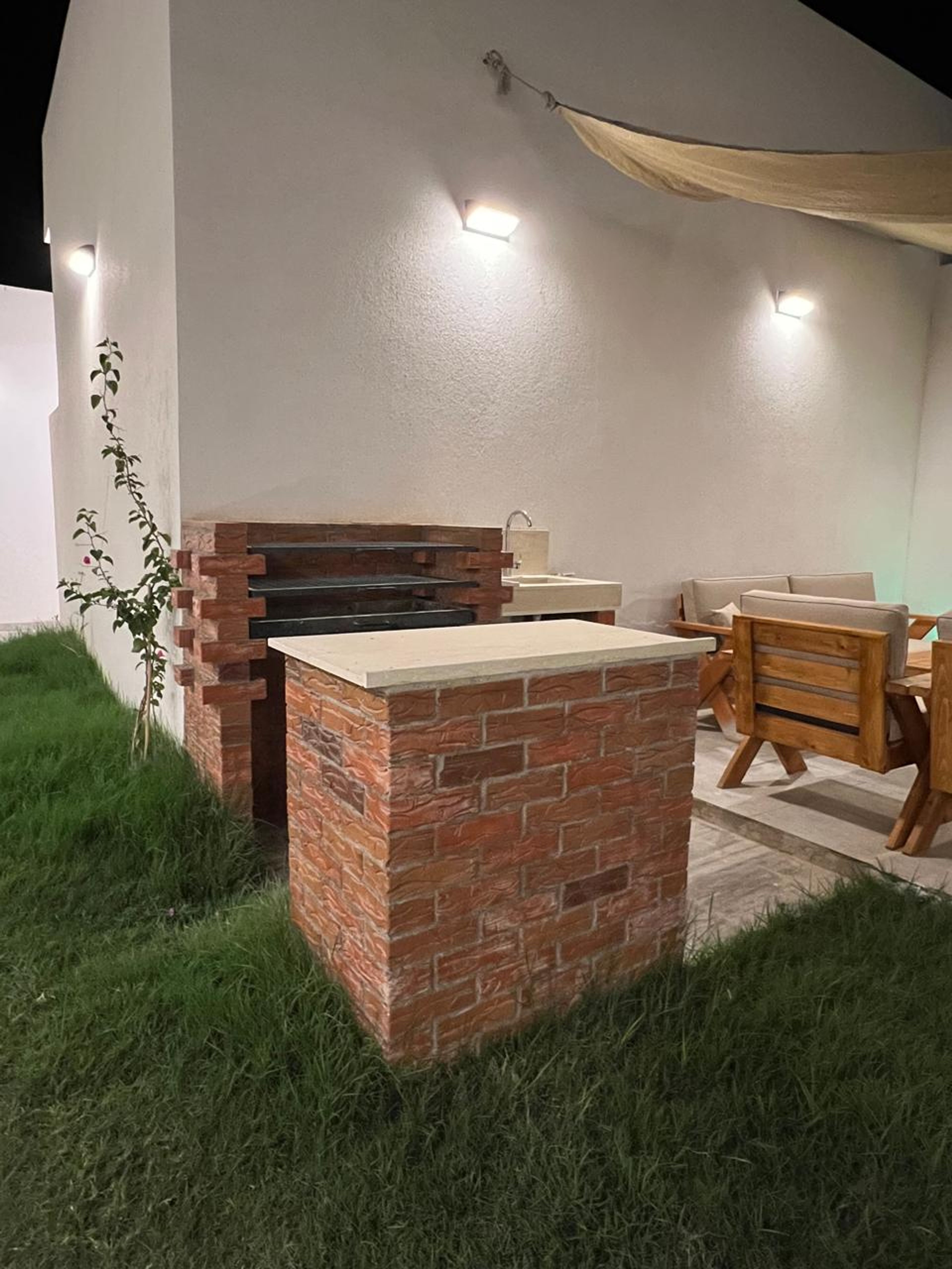 https://img.gathern.co/1400x0/1/KHnT3SODO9-nDLVihrnL3bKftmpxPzkk.jpeg