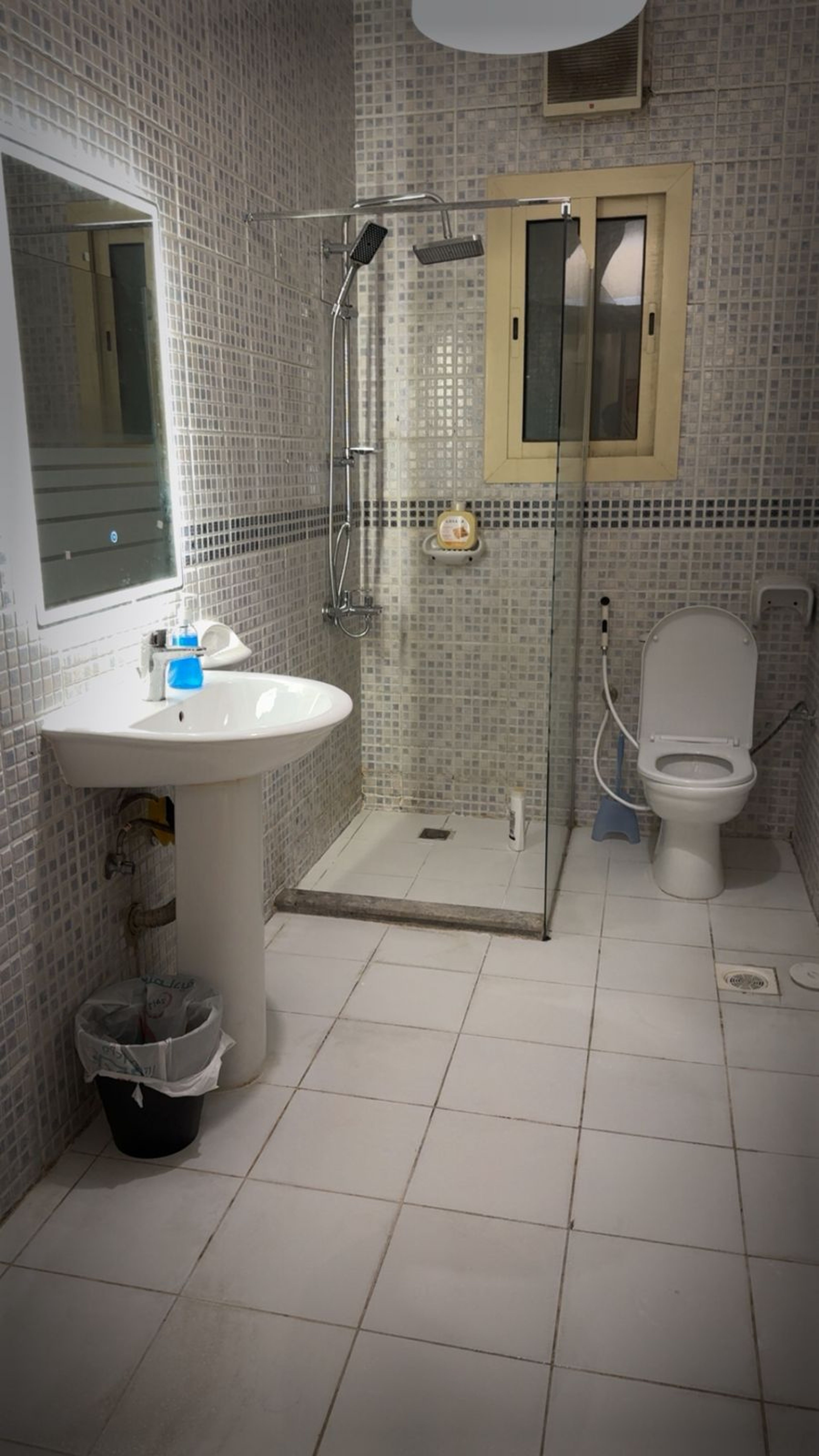 https://img.gathern.co/1400x0/1/KJ9-pP33Kxlp1W0SZyrA0haID8i-BGjp.jpg