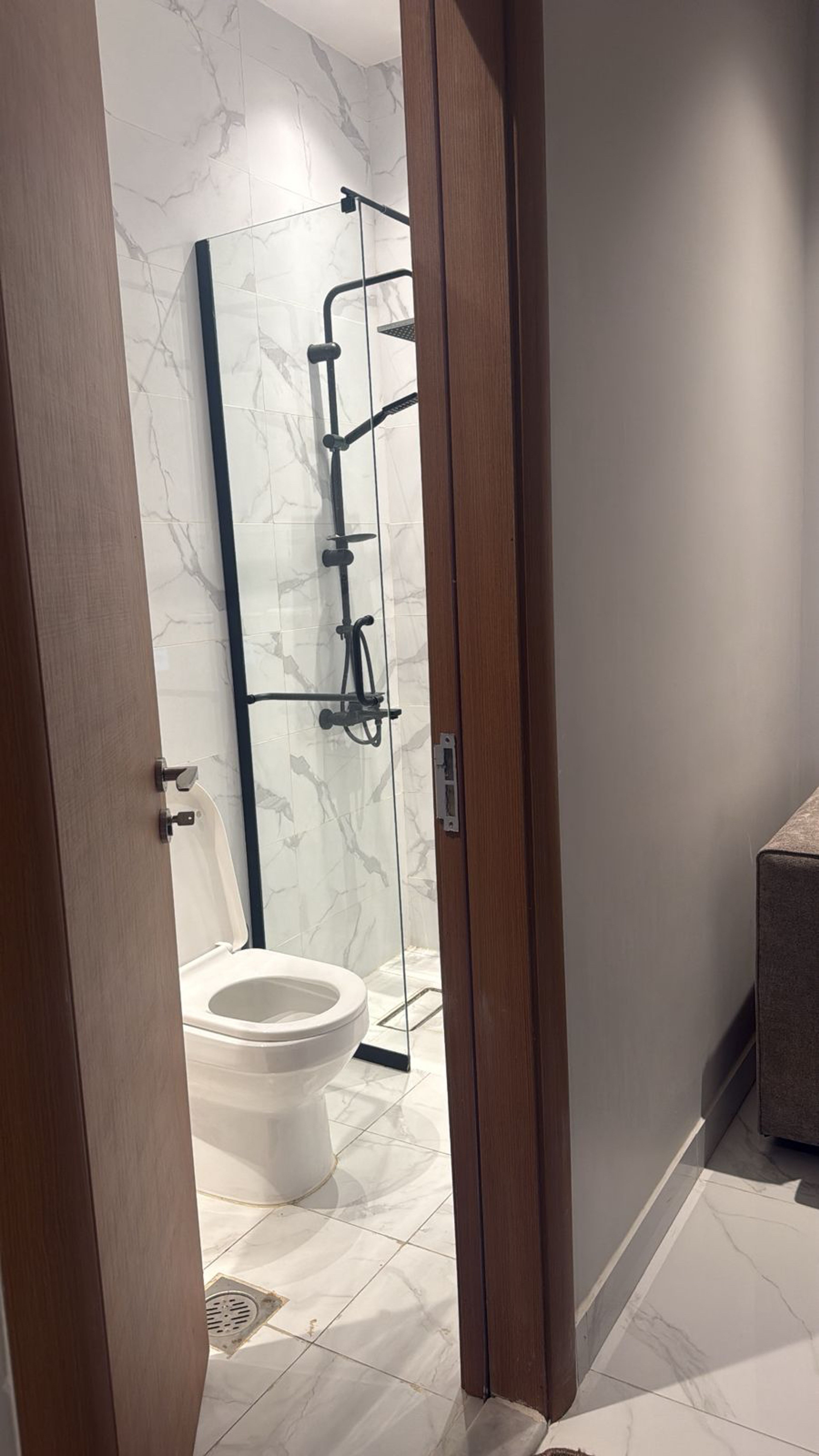 https://img.gathern.co/1400x0/1/KQhcC3V8Pqe4_5ww01Rkobe6Yh8Sz7ZF.jpg