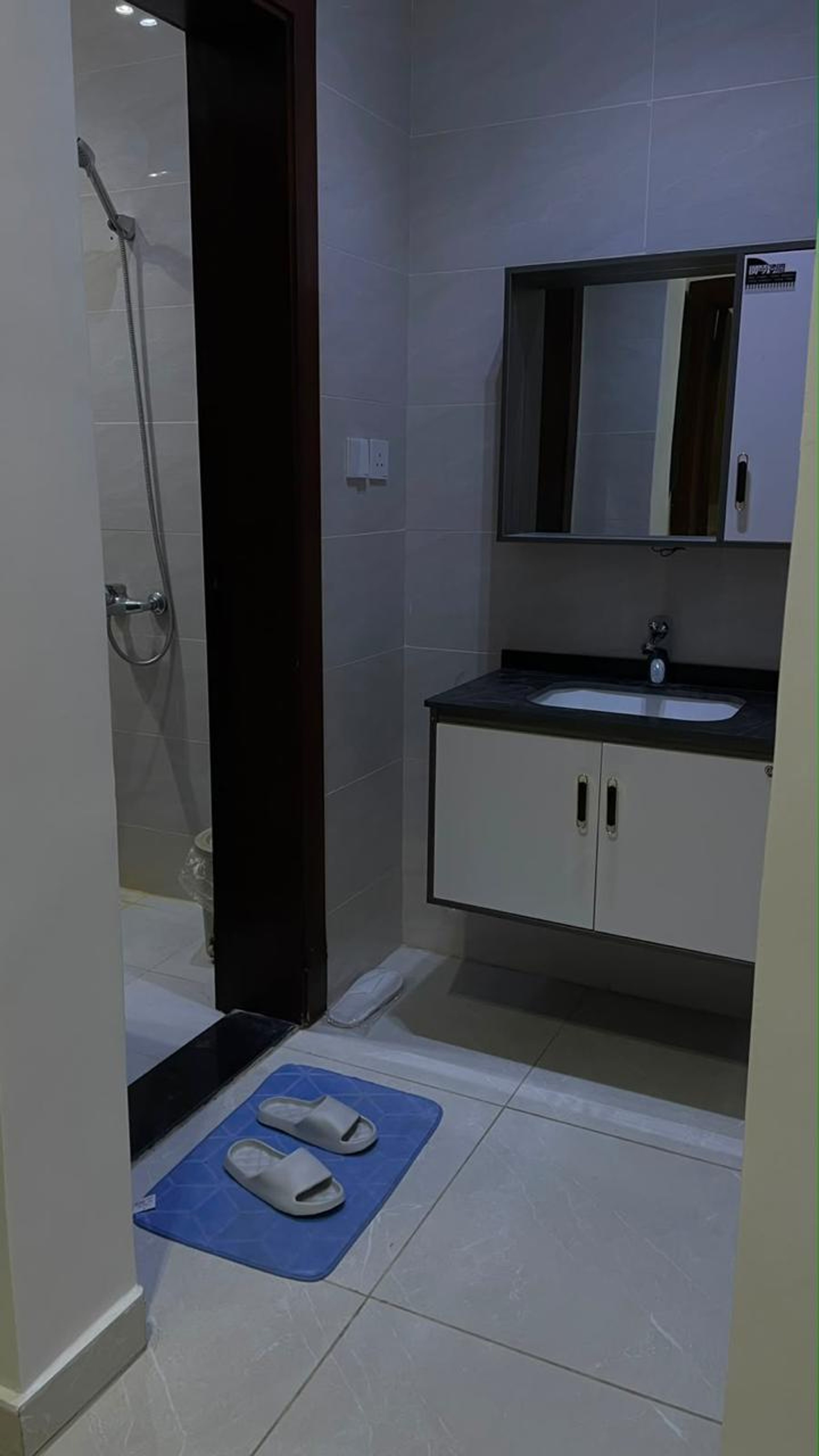 https://img.gathern.co/1024x0/1/Kgu7nJ-LF9iUwVNfj_cQI7CX105tiy98.jpeg