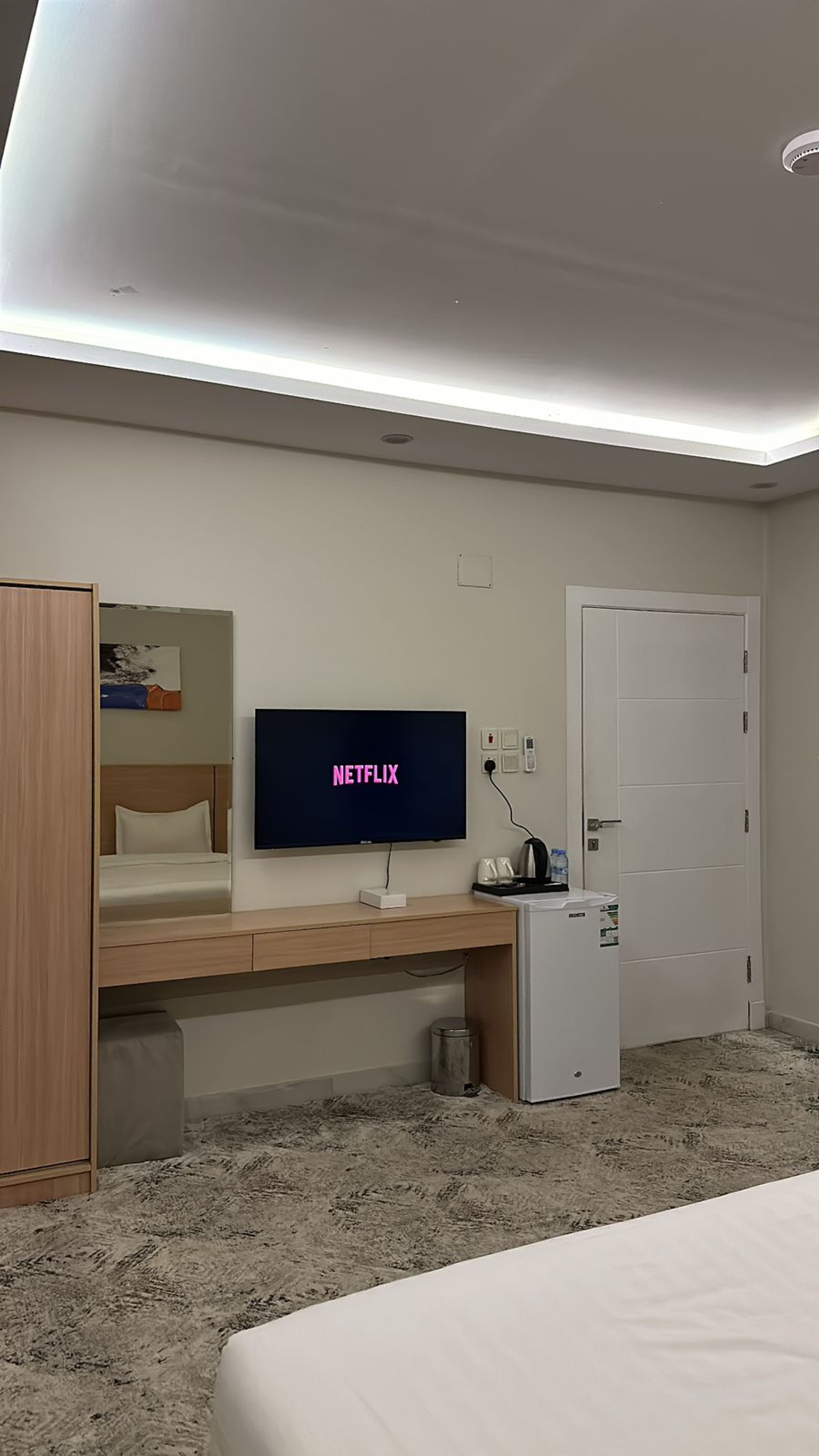 https://img.gathern.co/1400x0/1/KlPJKyHjoGXygX5jUuq5eATT2KeZUBjl.jpeg