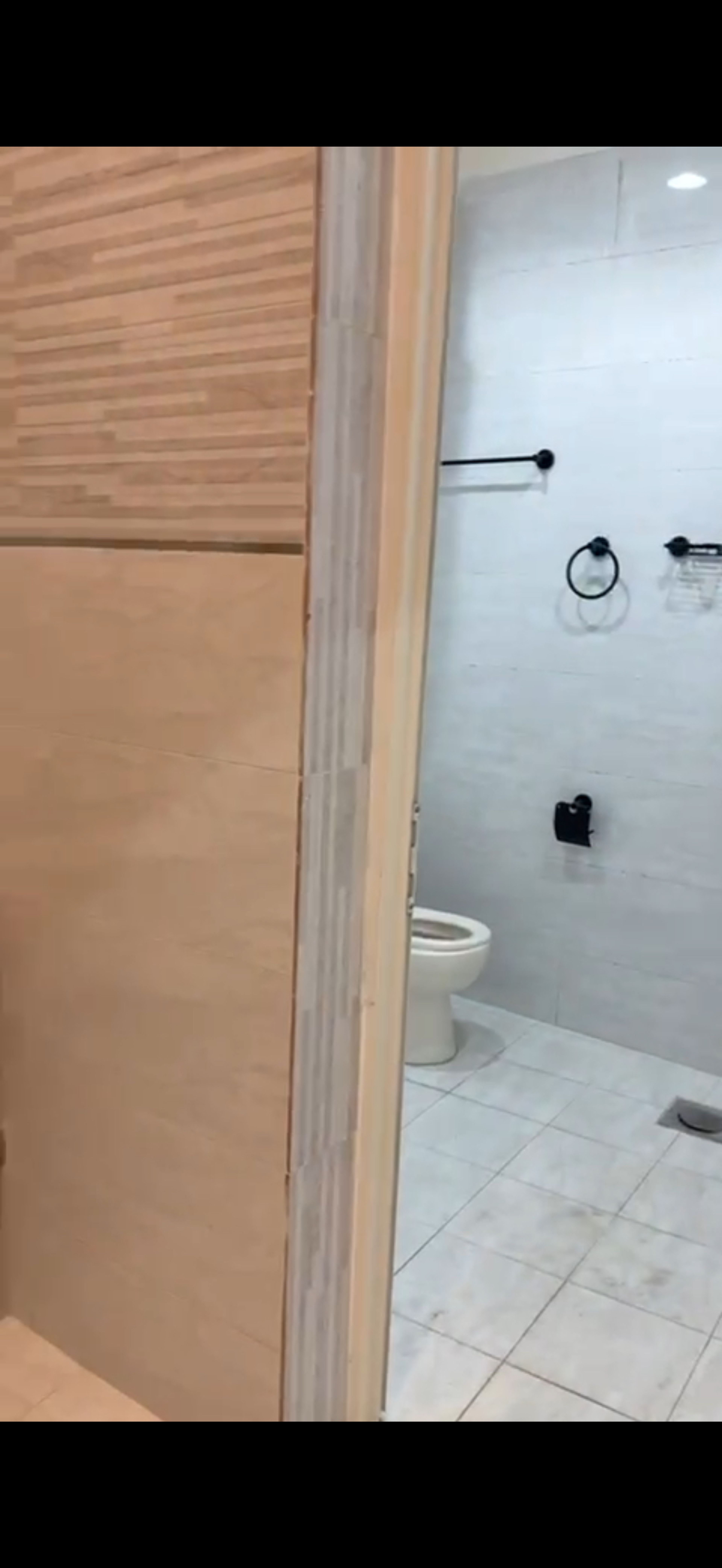 https://img.gathern.co/1024x0/1/KlhCAAuW0U8AjKmh3ebZE1ZFmMA_uOqI.jpg