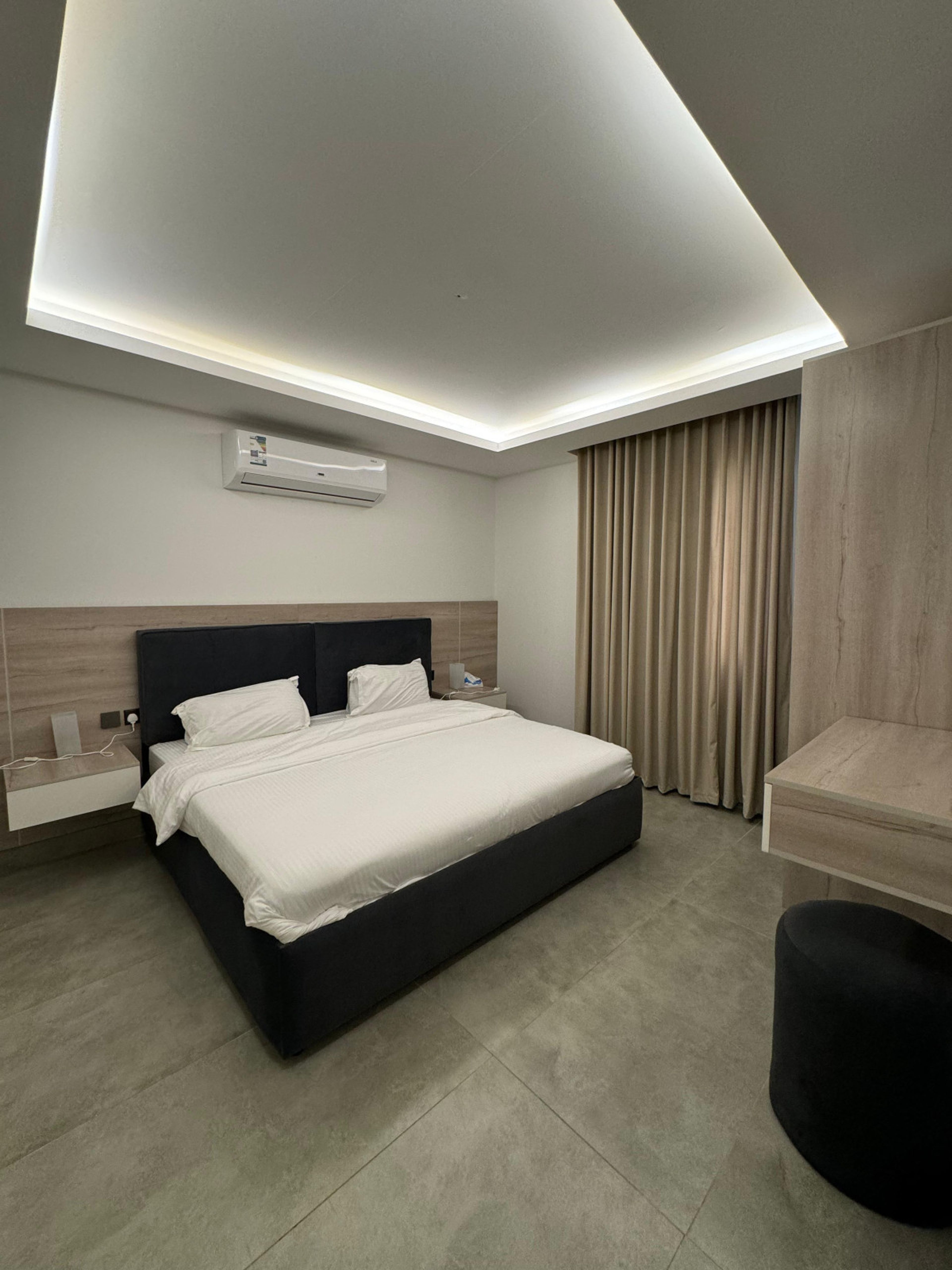 https://img.gathern.co/1024x0/1/KqnSjlfkl2t6eKH6b1BOHU_966rPFcdf.jpg