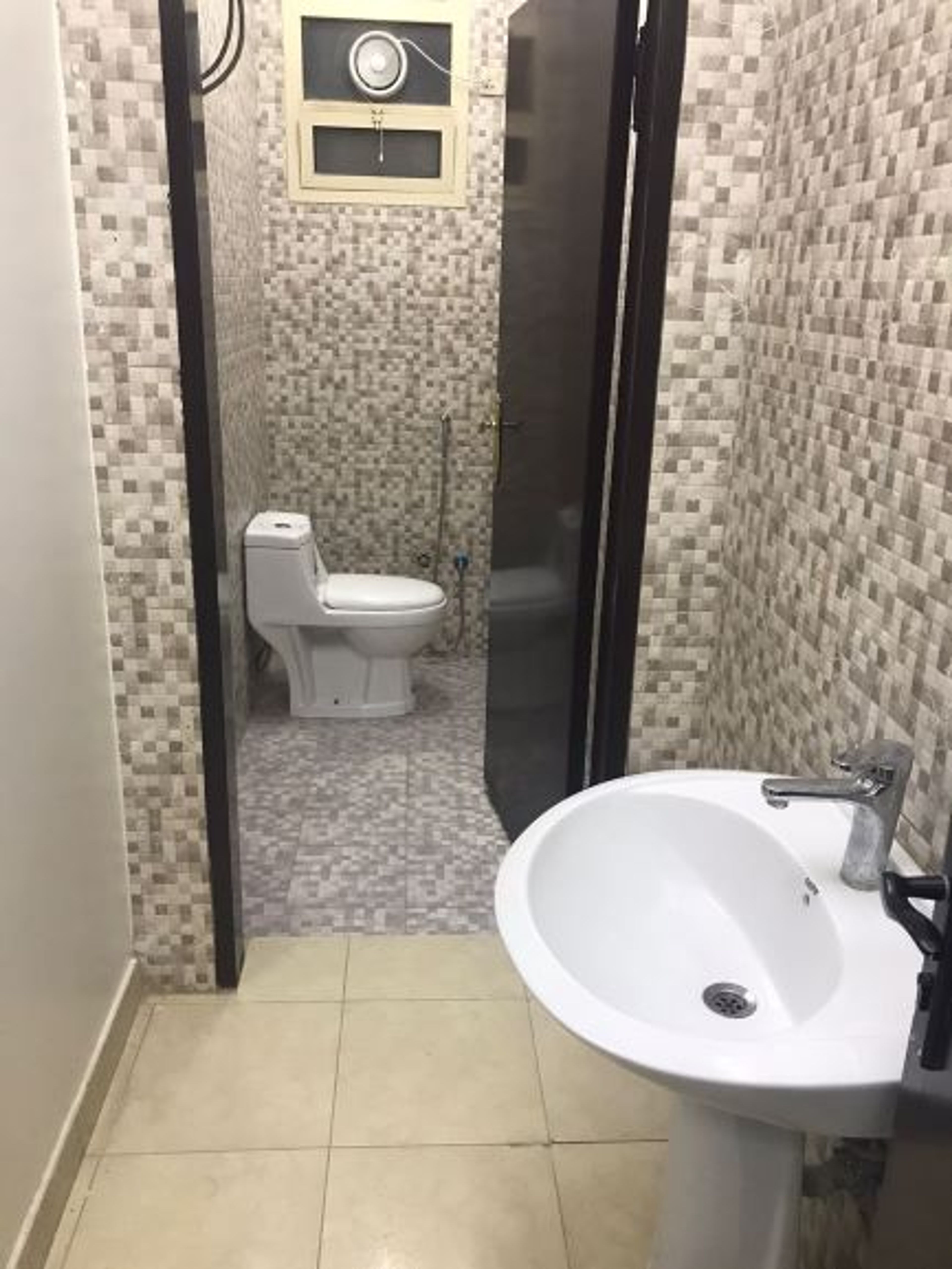 https://img.gathern.co/1400x0/1/Kv5qaCZogh6Oaz_9ab-K2VqUEL9qTeS8.jpg