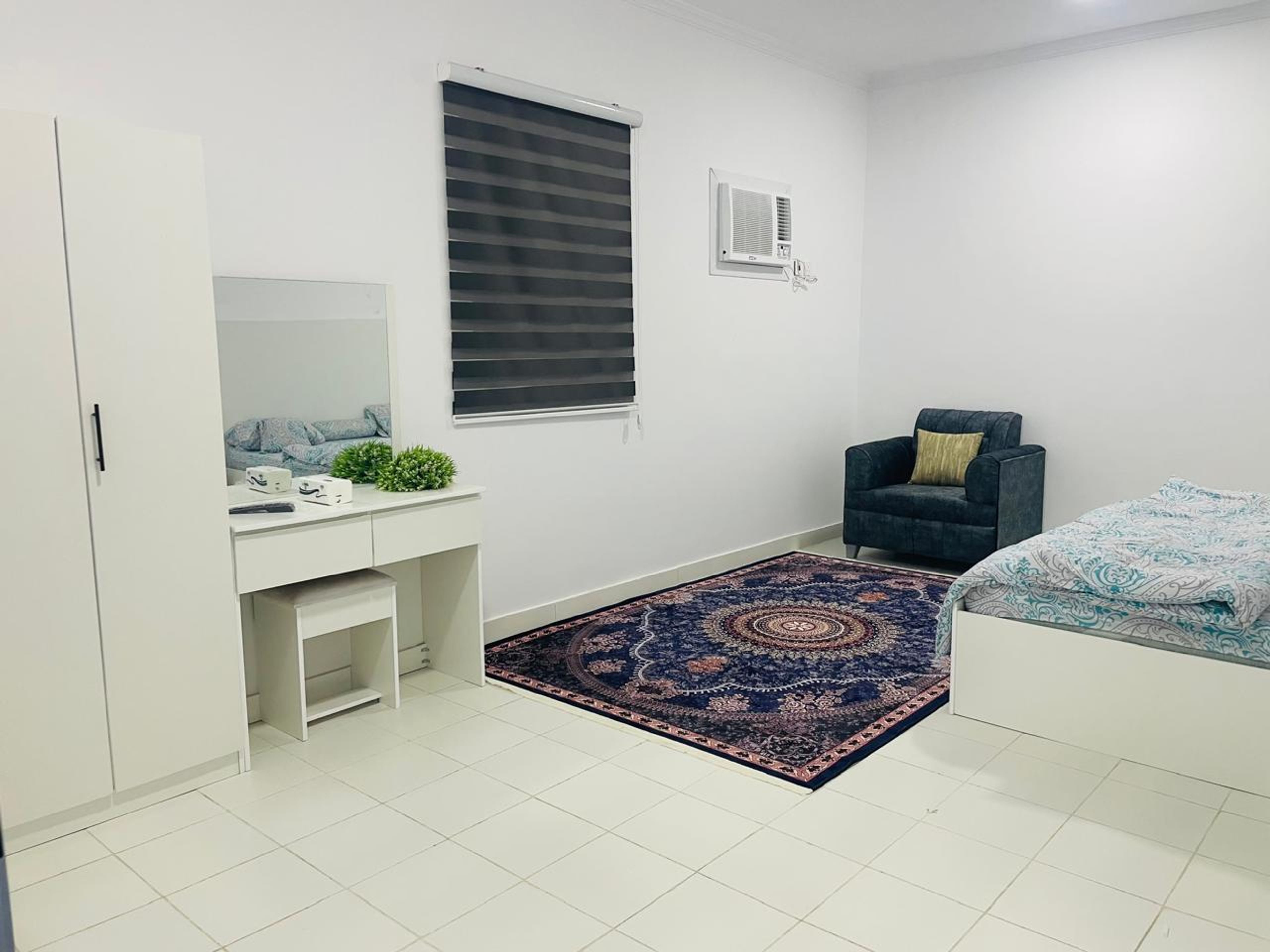 https://img.gathern.co/1400x0/1/LIyIlXOd2D2fMLA44wCy-W5HS61xoGp5.jpeg