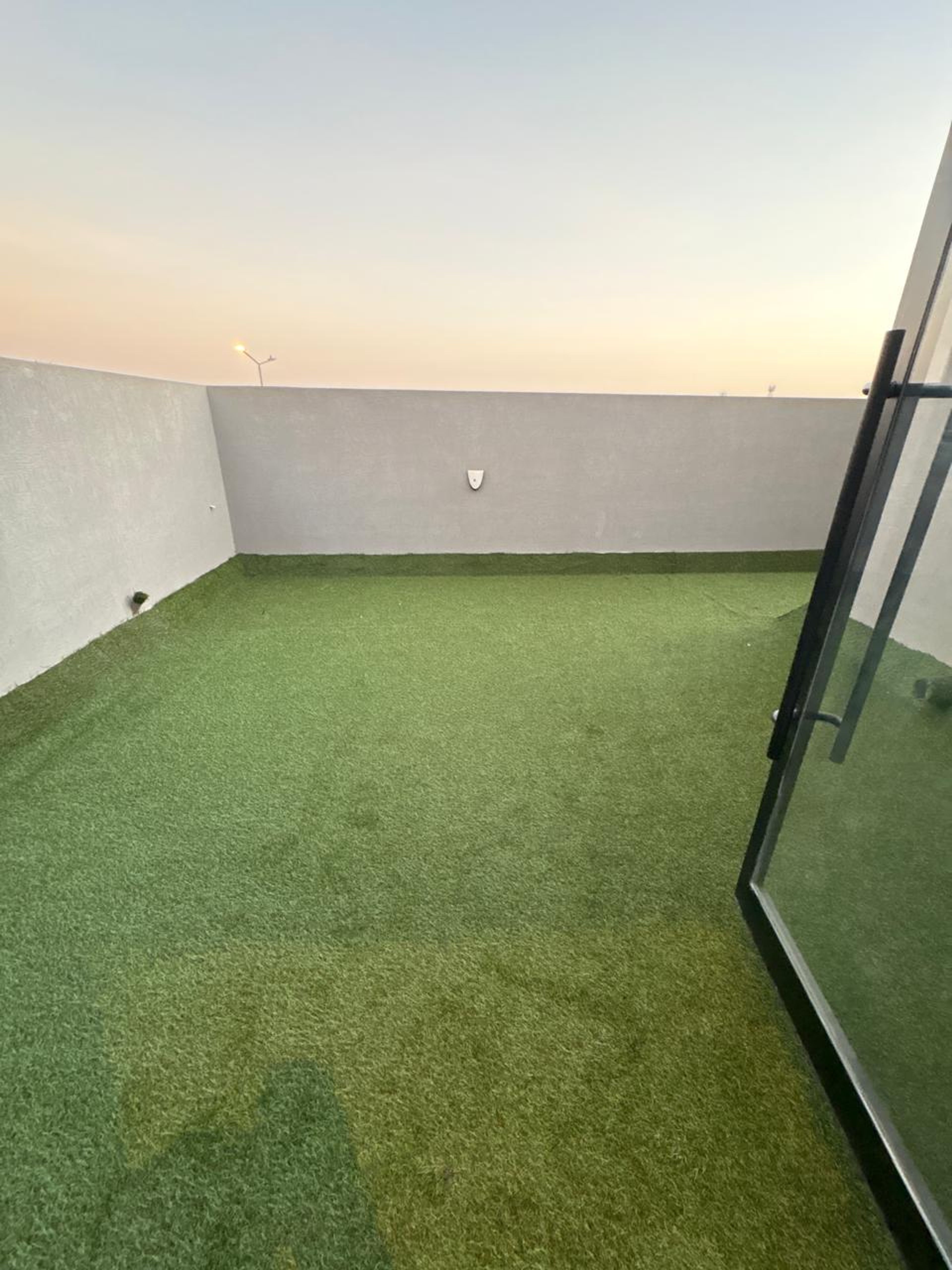 https://img.gathern.co/1024x0/1/LOgdjfB3Nu0Nl8NenxfTEQ0WAJC61zzv.jpeg