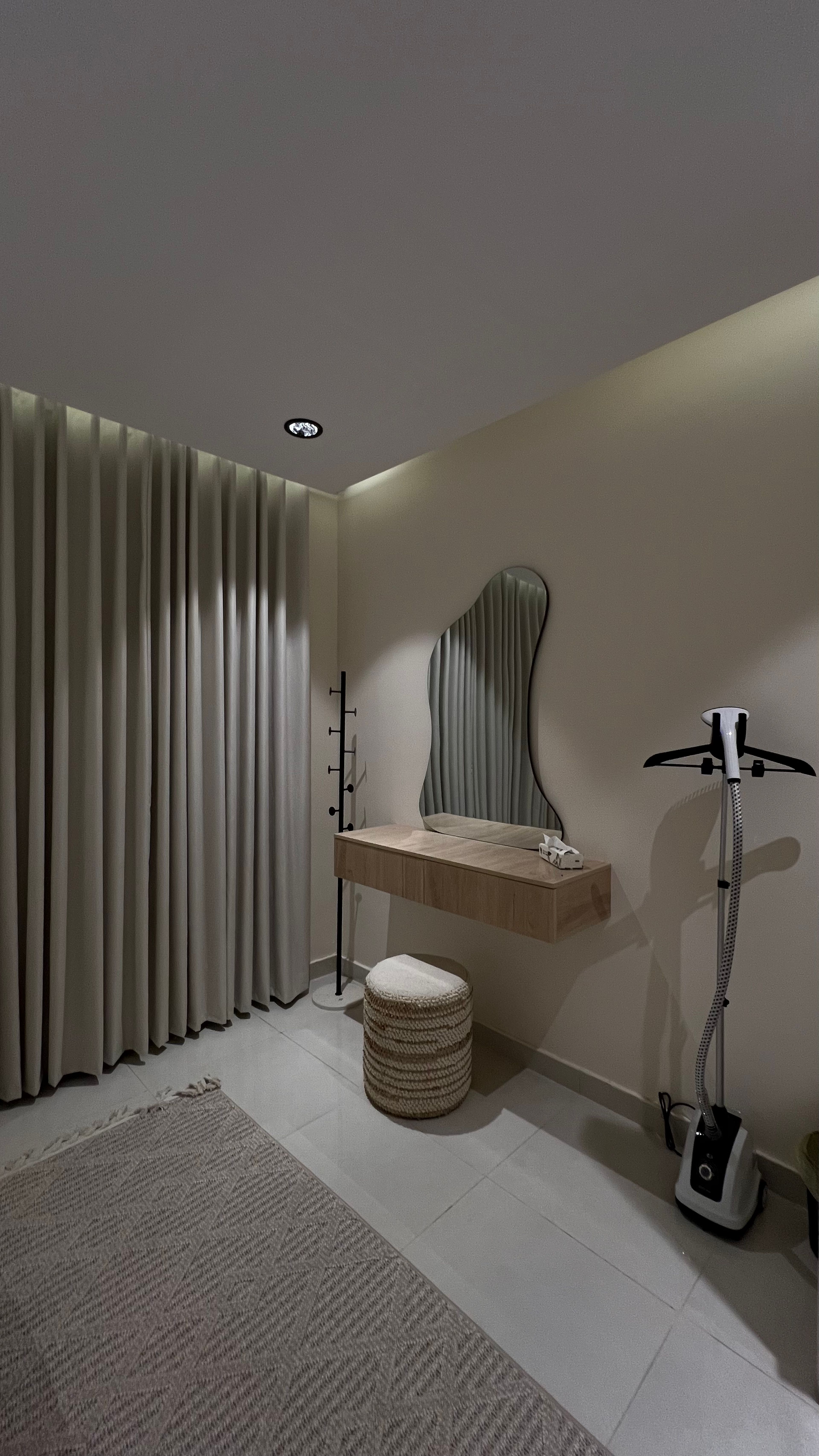 https://img.gathern.co/1024x0/1/LXz0p2x7a50diytcCYzEbRS5Jt81fdOd.jpg
