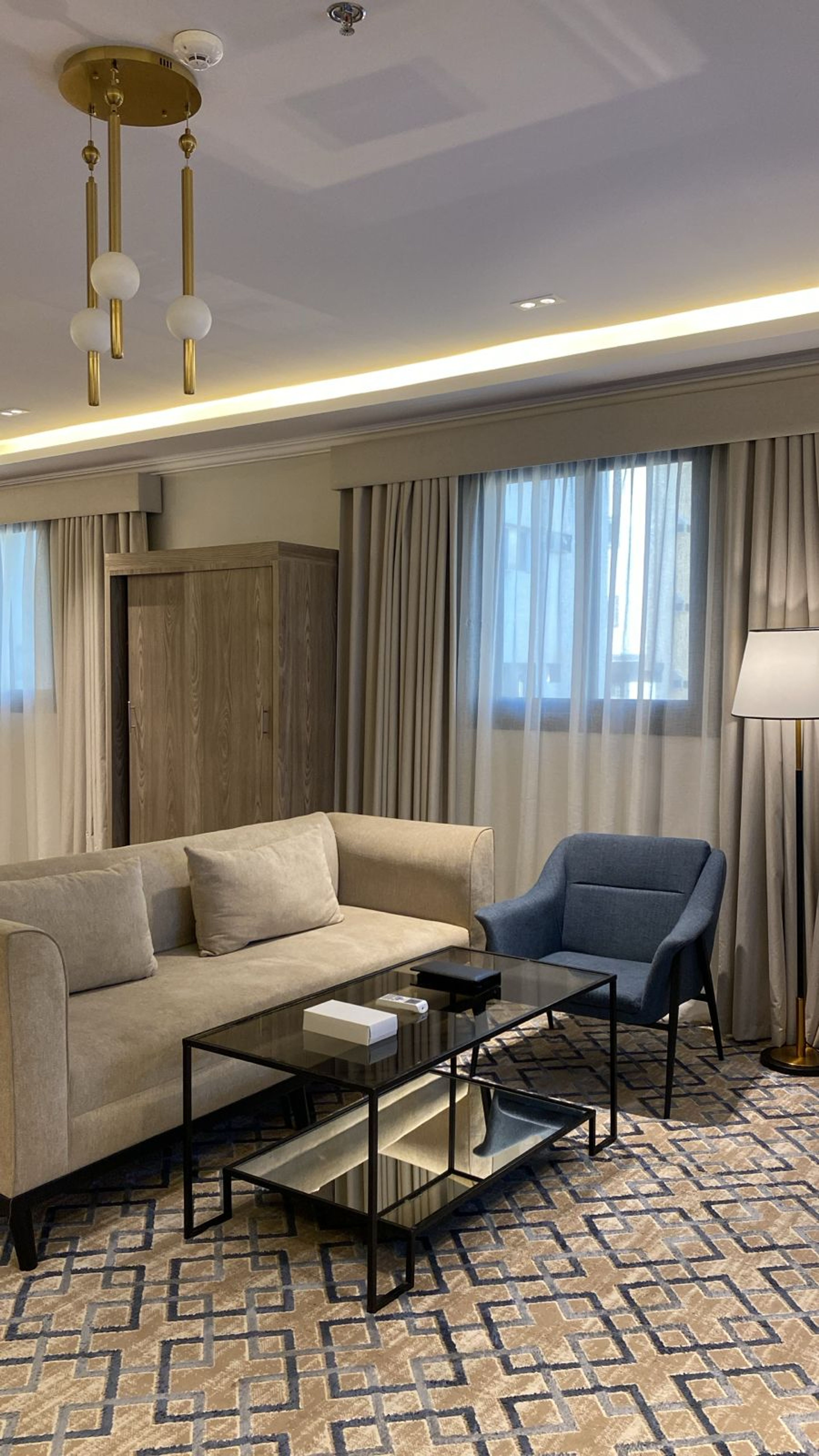 https://img.gathern.co/1400x0/1/LqBFp3iJm4plP-T1KEg4-p-gmyiiDR86.jpeg
