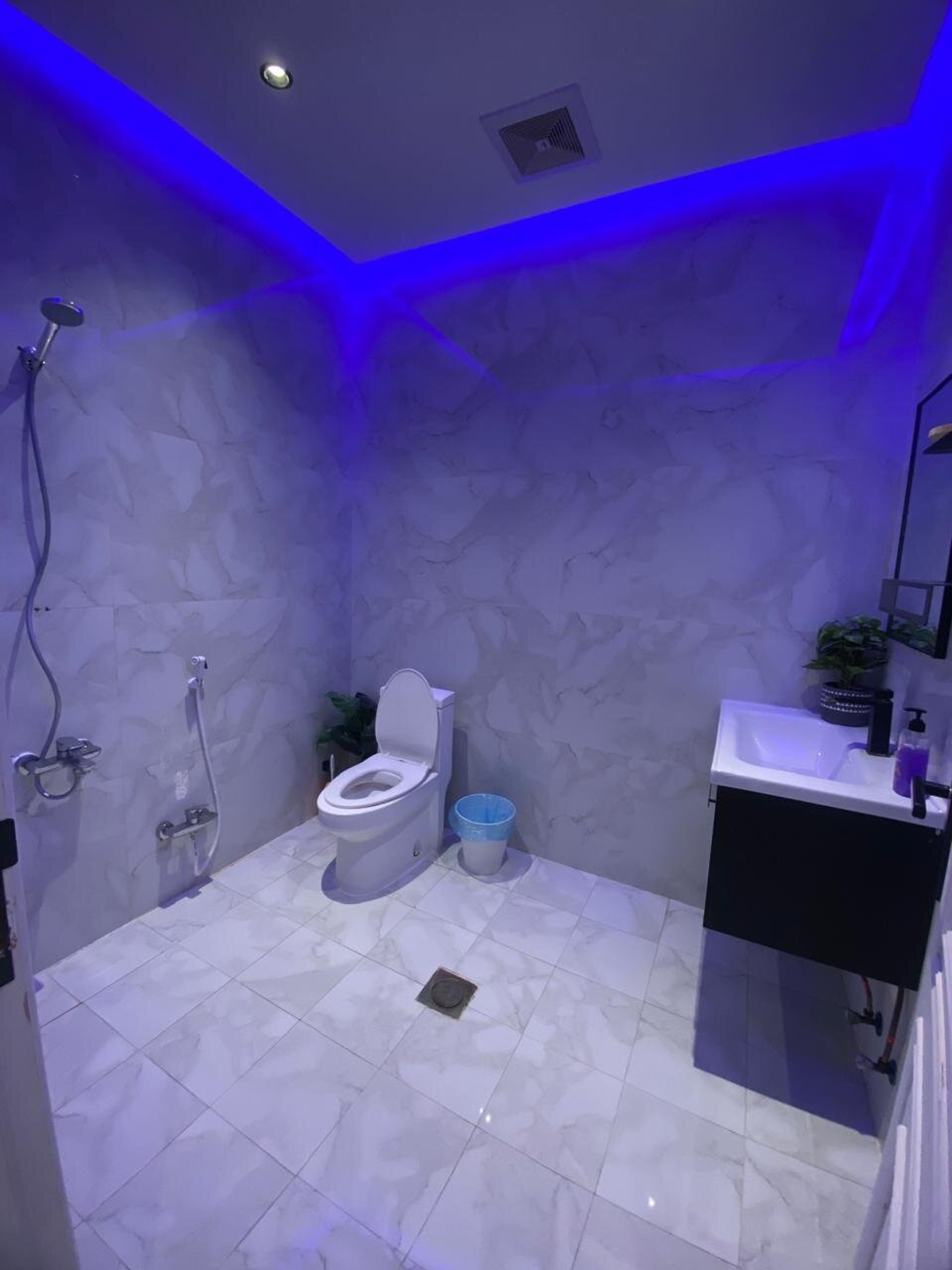 https://img.gathern.co/1400x0/1/LsjeoBQ0udzl1ZoyeiZoiWnDkkOcRWI5.jpg
