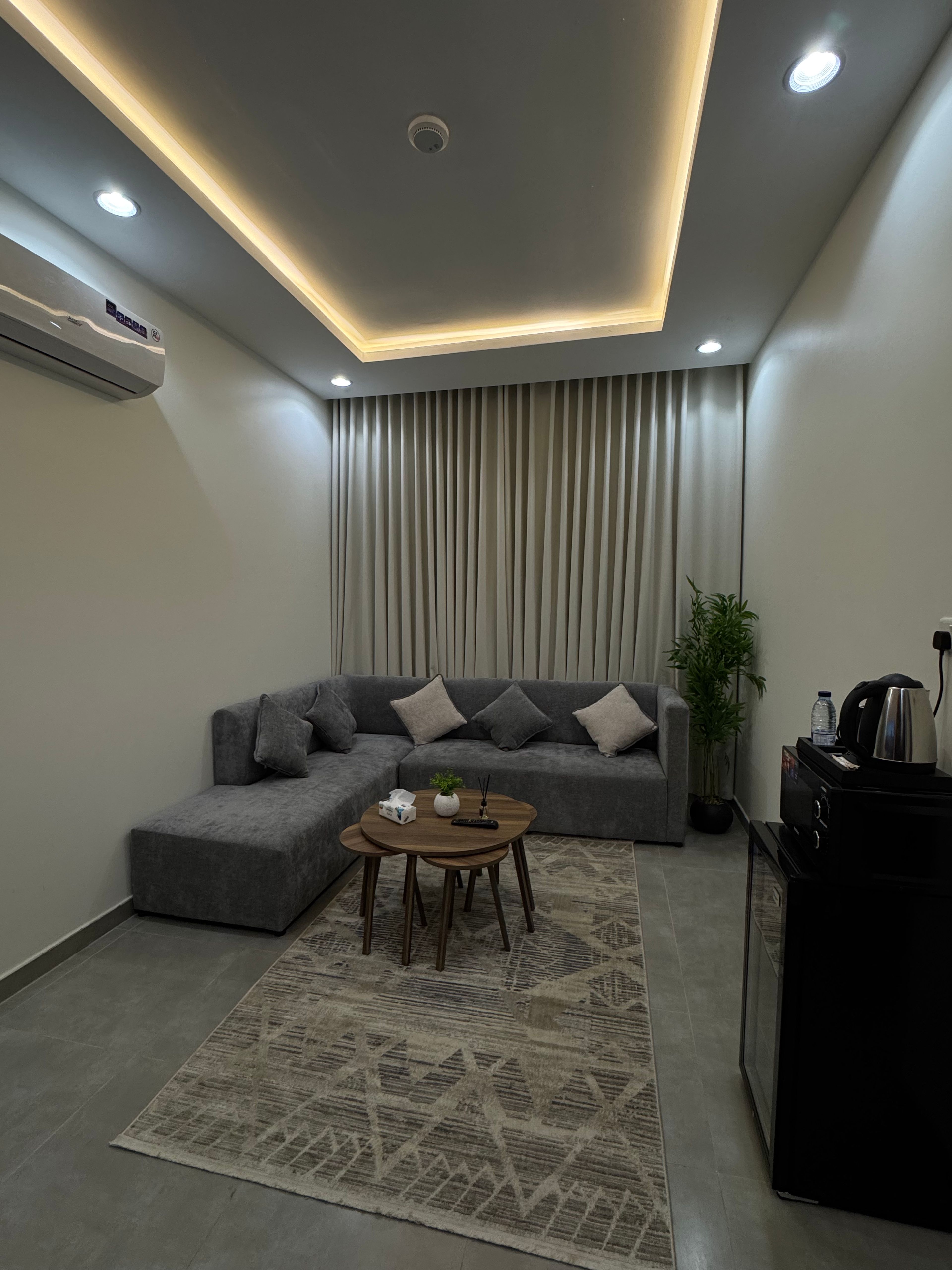 https://img.gathern.co/1400x0/1/Lux9Qccv-Pz2q83WIfaHUNRphm-Hwgnt.jpg