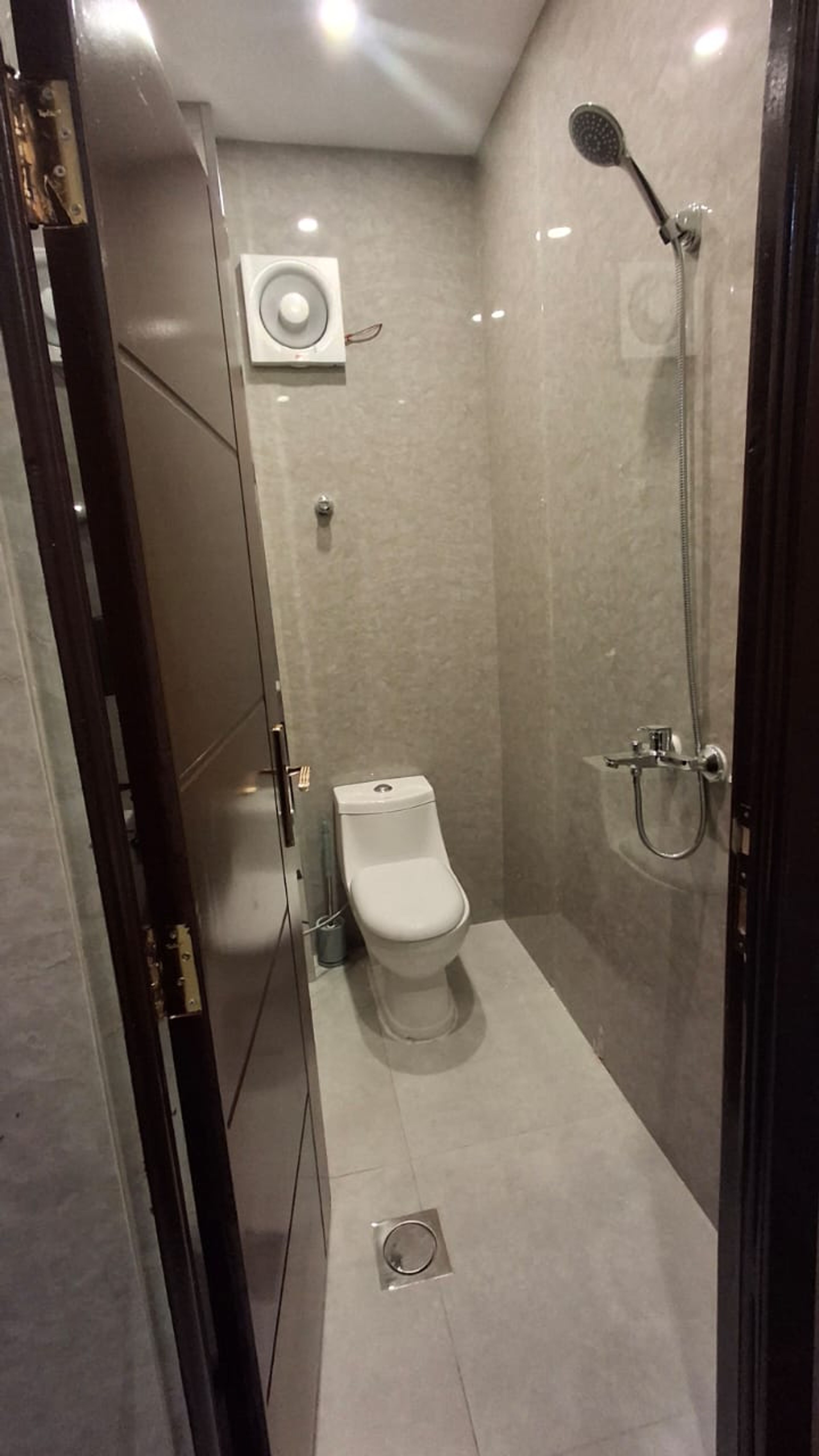 https://img.gathern.co/1400x0/1/MOP_xKep74Uv9Z5JF8mP6Ay1qsW8f6oc.jpeg