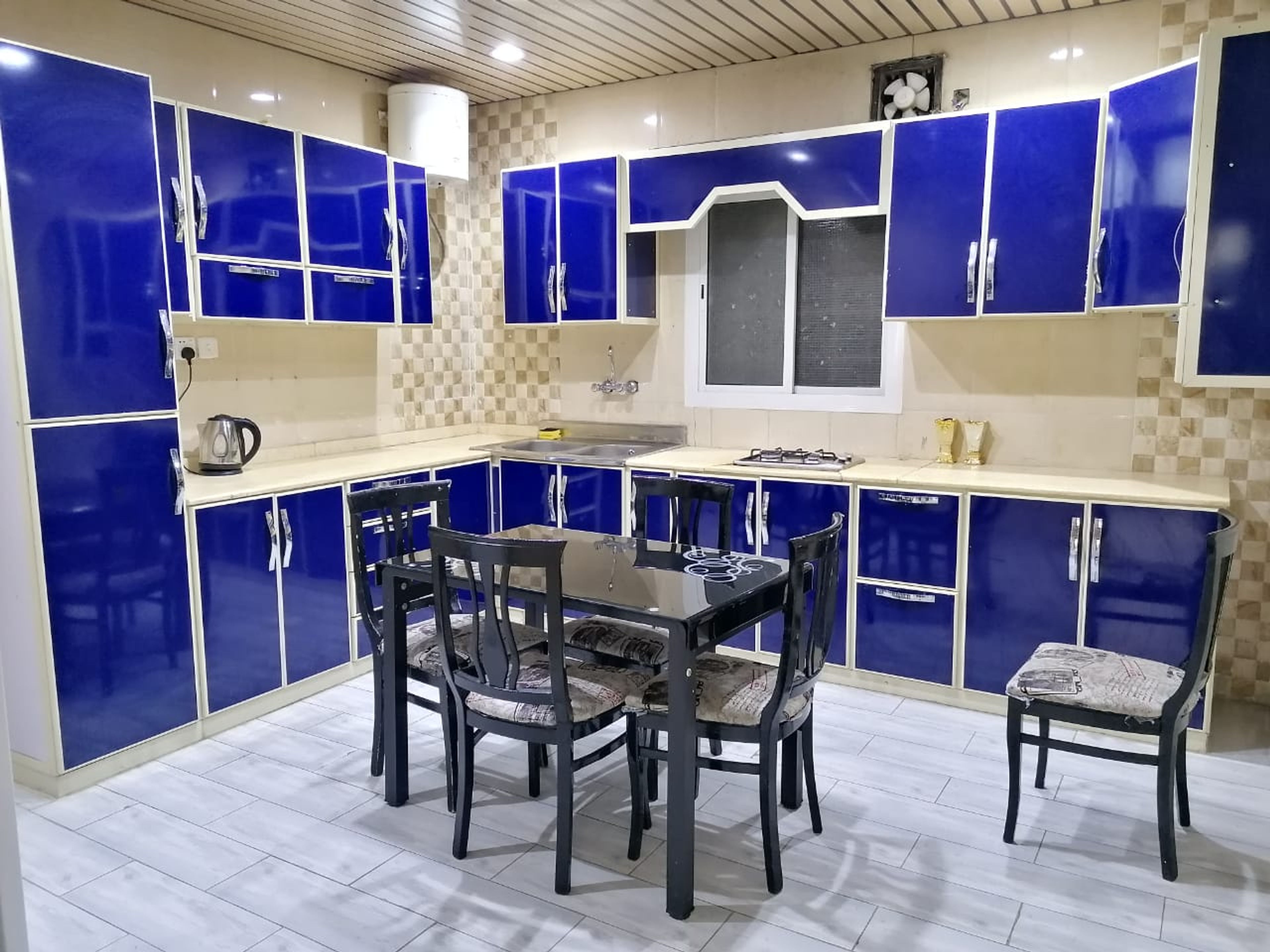 https://img.gathern.co/1400x0/1/MPouaN6RAeot83yOVP2Nqa9I-ikBdJQN.jpeg
