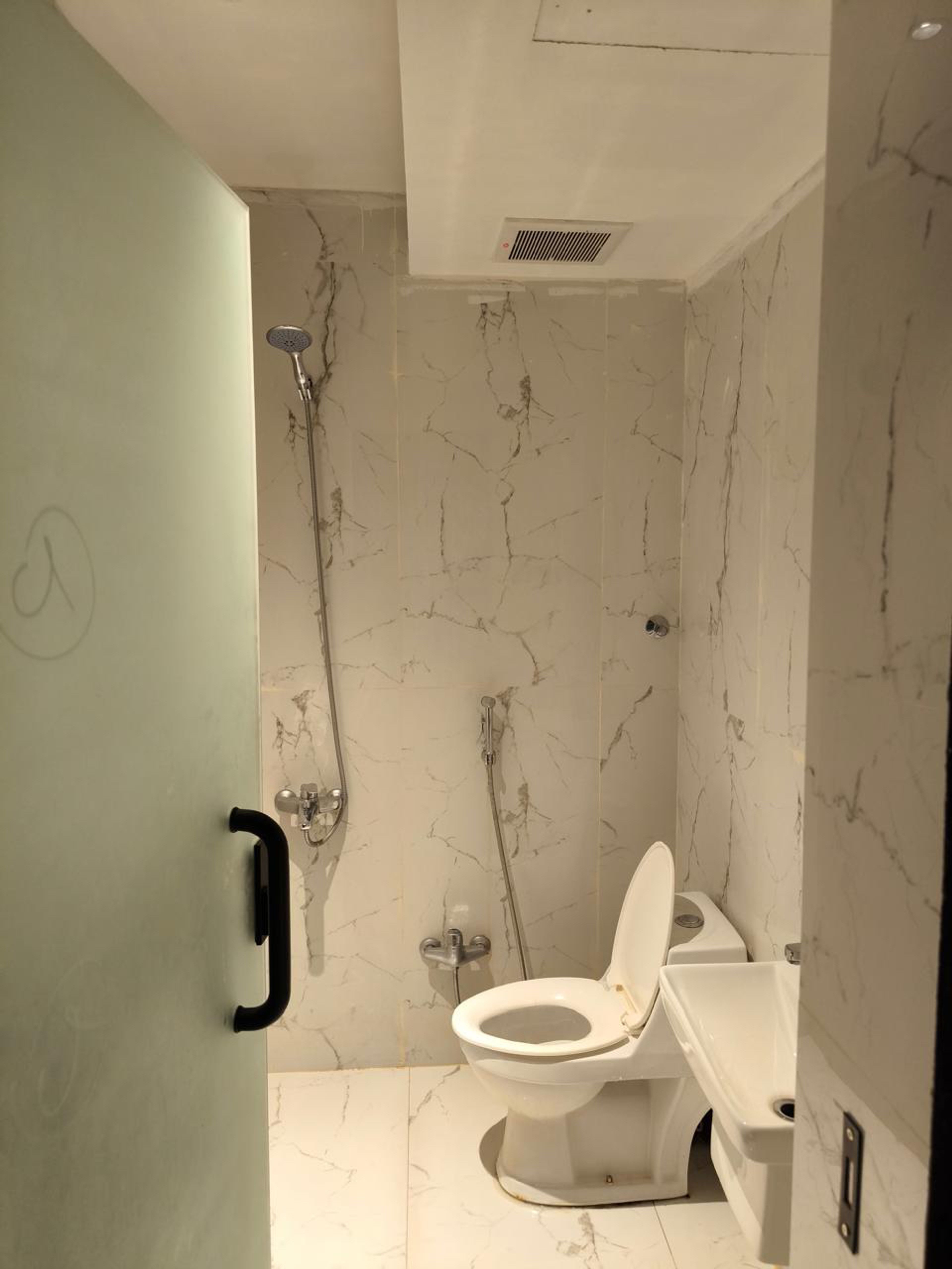 https://img.gathern.co/1400x0/1/McQefLOHWeQdZkhXiubavC4arkGKnC52.jpg