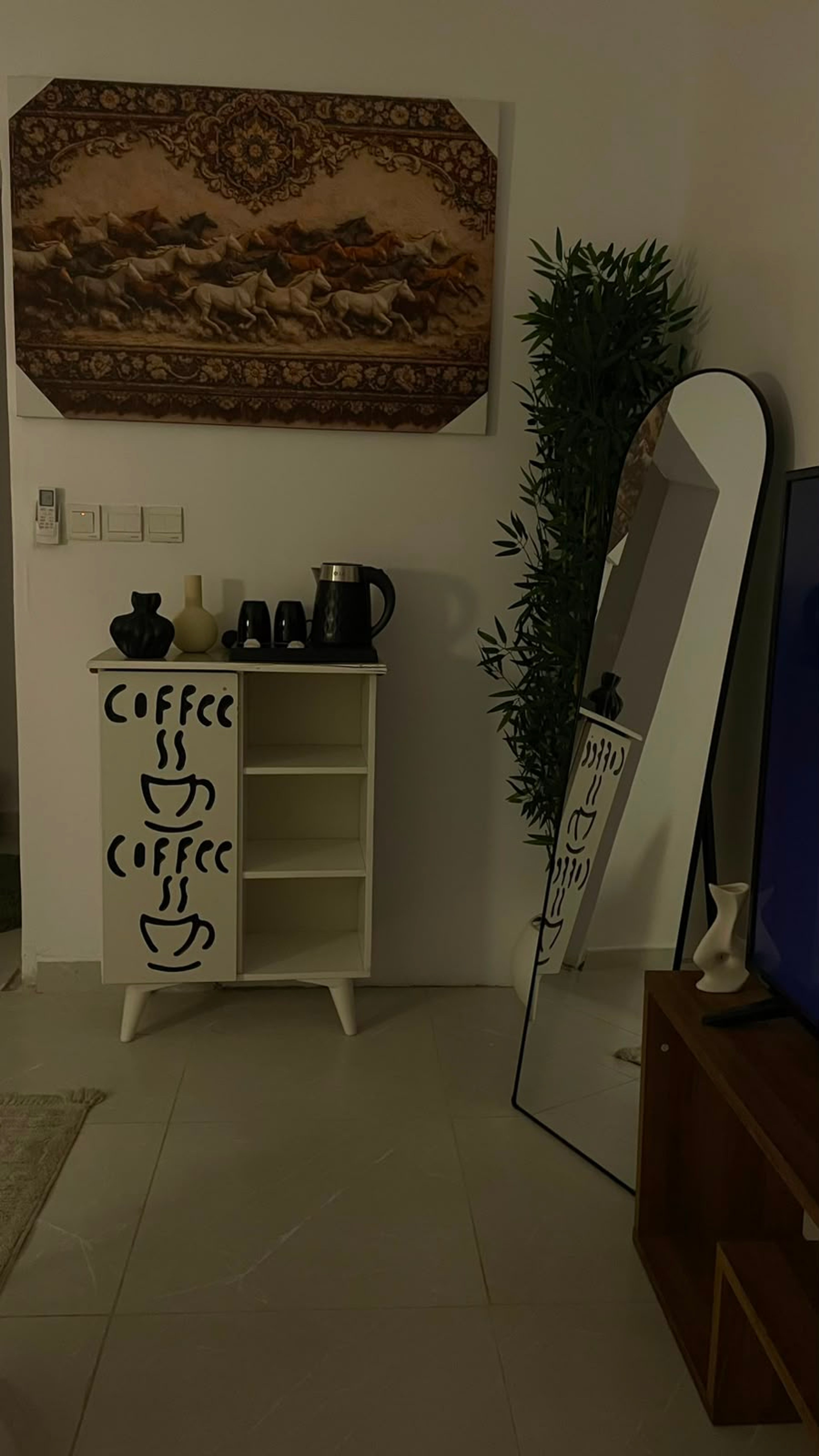 https://img.gathern.co/1024x0/1/Mlqgrpo40Av_x_AfHPHXxm6G6Vt6lWE7.jpeg