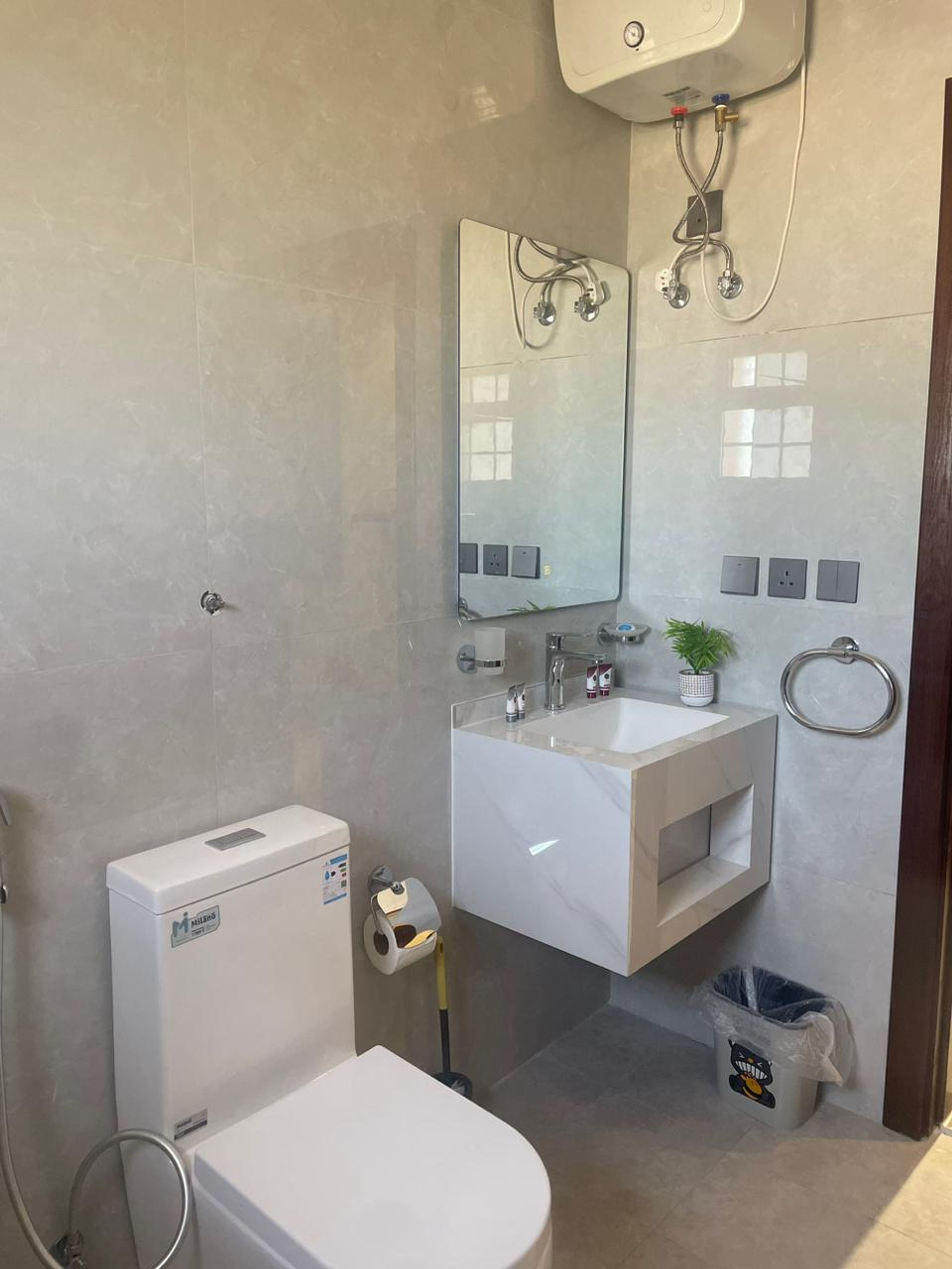 https://img.gathern.co/1400x0/1/MvgXij0uh0qYBDIxGg3-a6EUXP9cV0Bb.jpg