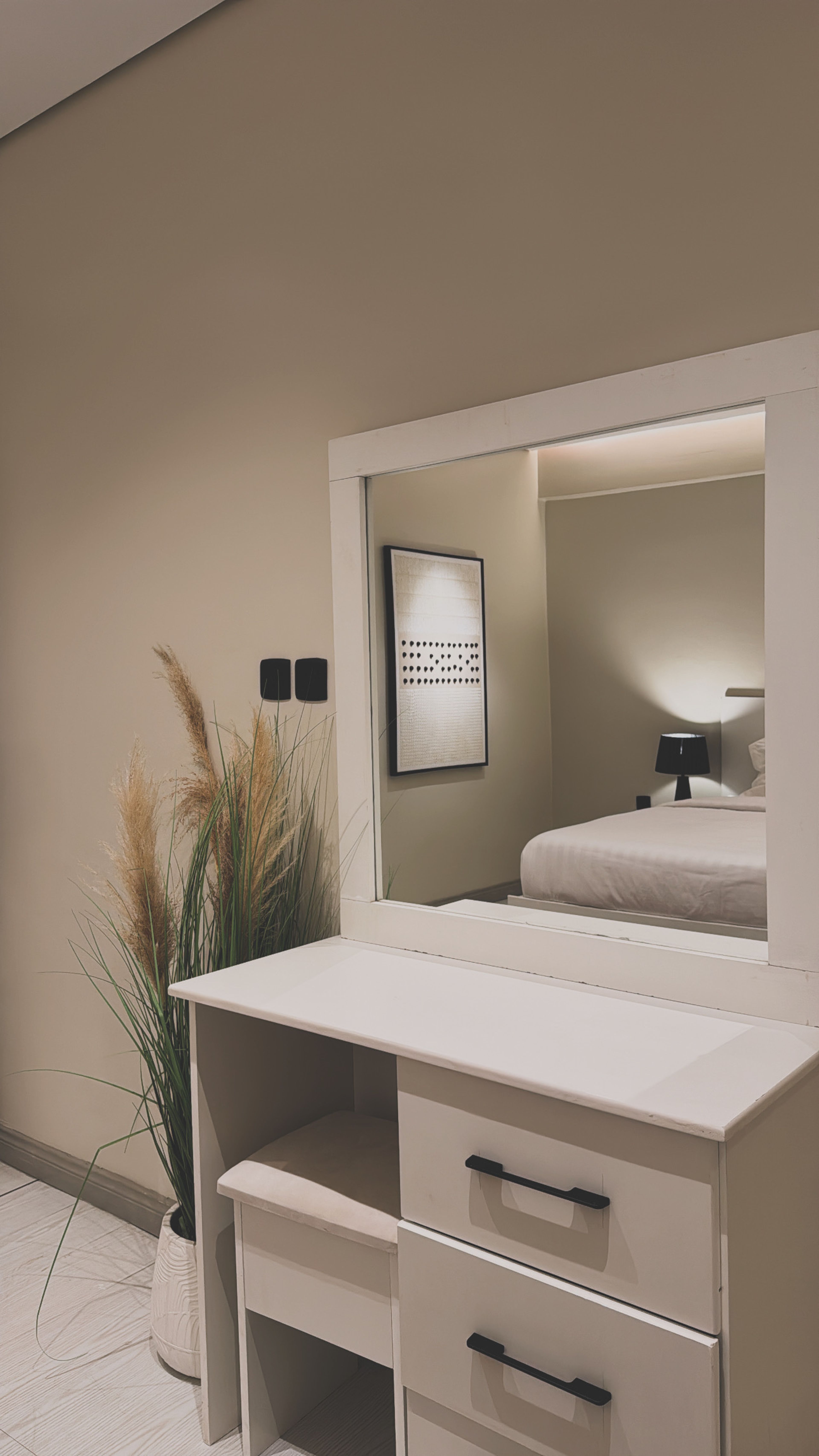 https://img.gathern.co/1024x0/1/MzC8OieiOWmNsfvvVHcbQKFHOrTbjd72.jpeg