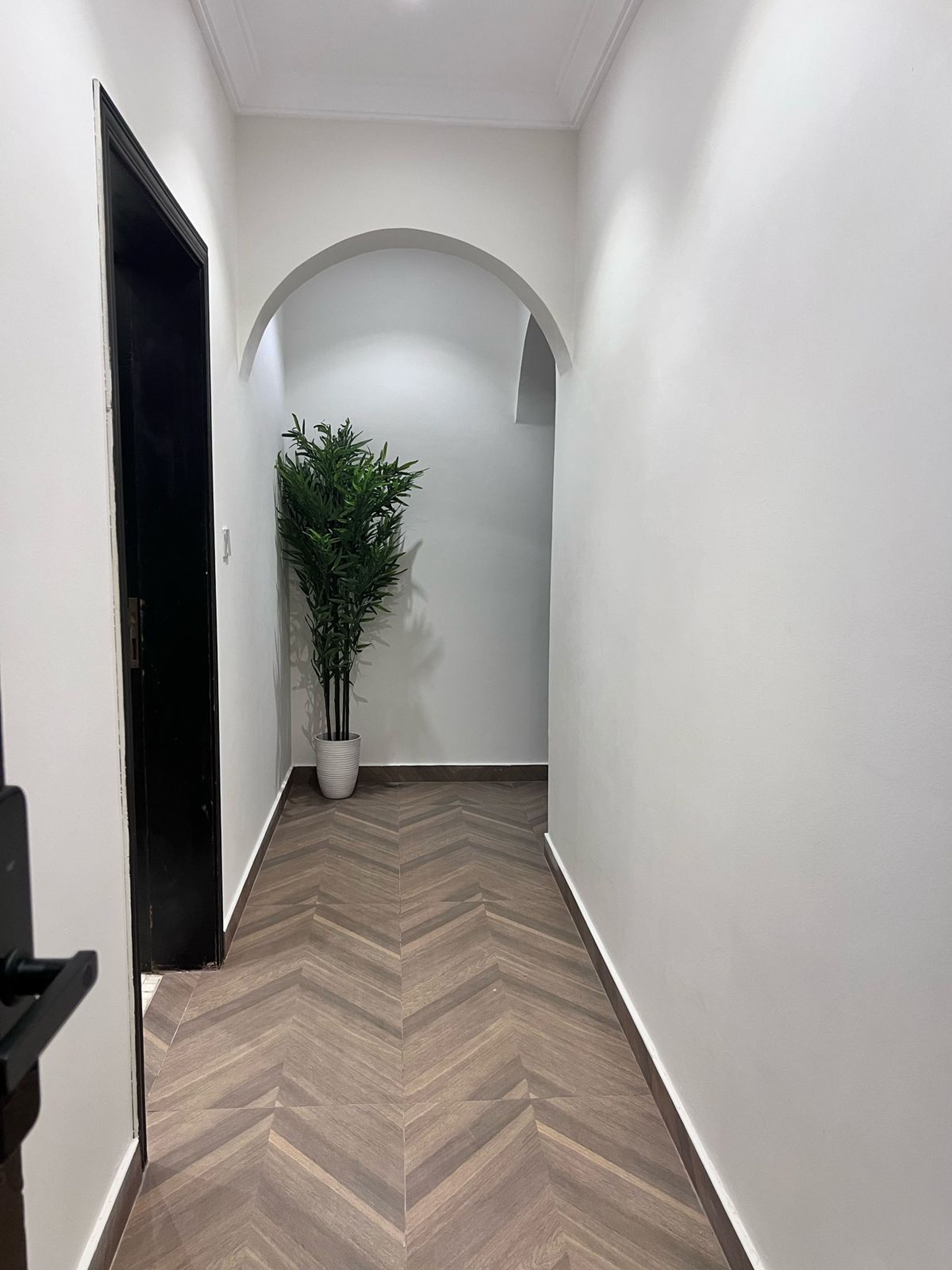 https://img.gathern.co/1400x0/1/N2qh2OY_nVfr3_oS01KKeyUj4lOD1DxD.jpeg