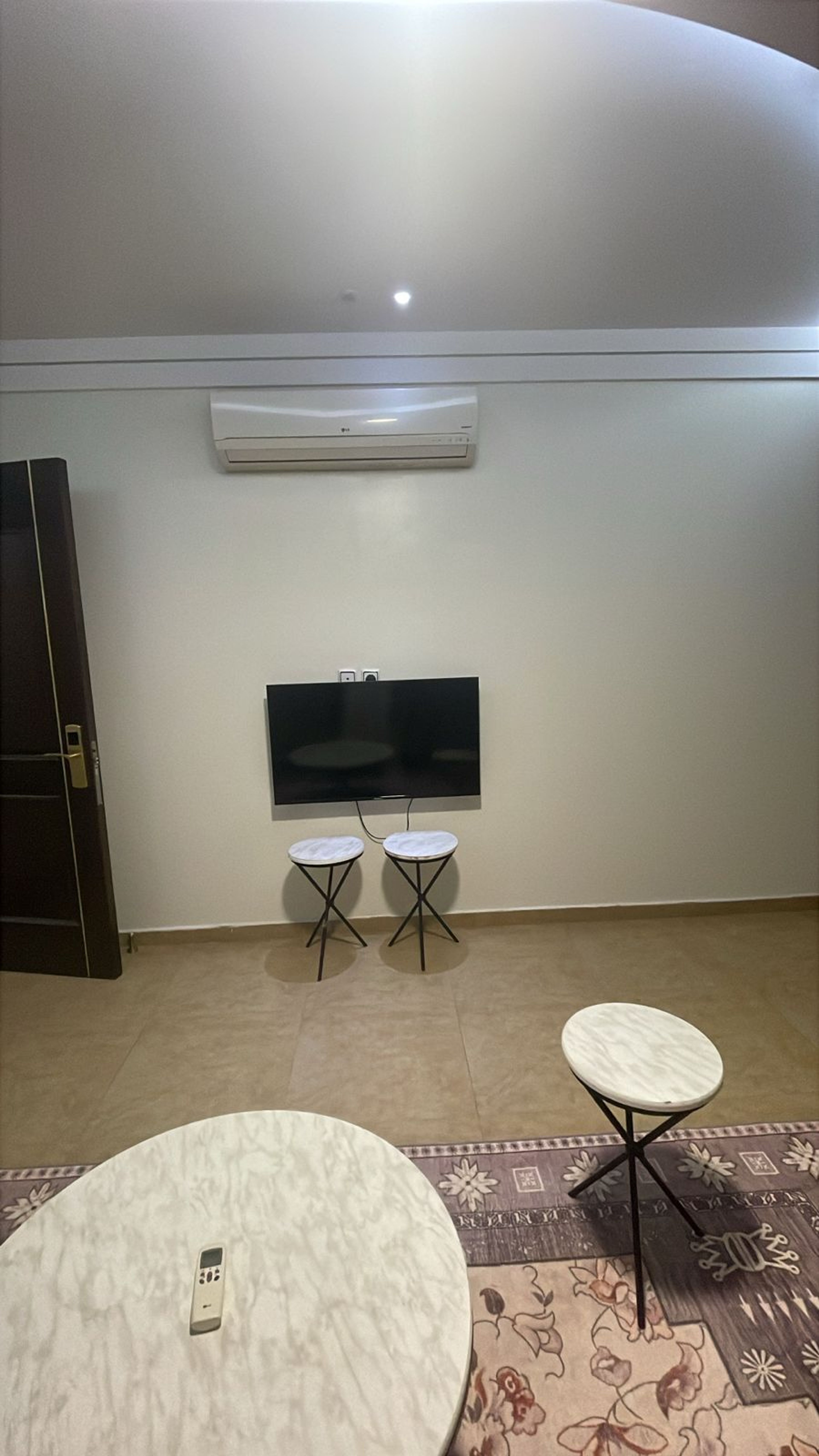 https://img.gathern.co/1400x0/1/NNkKayiB6QY-30PN7ErZ4lotIkMi35NO.jpg