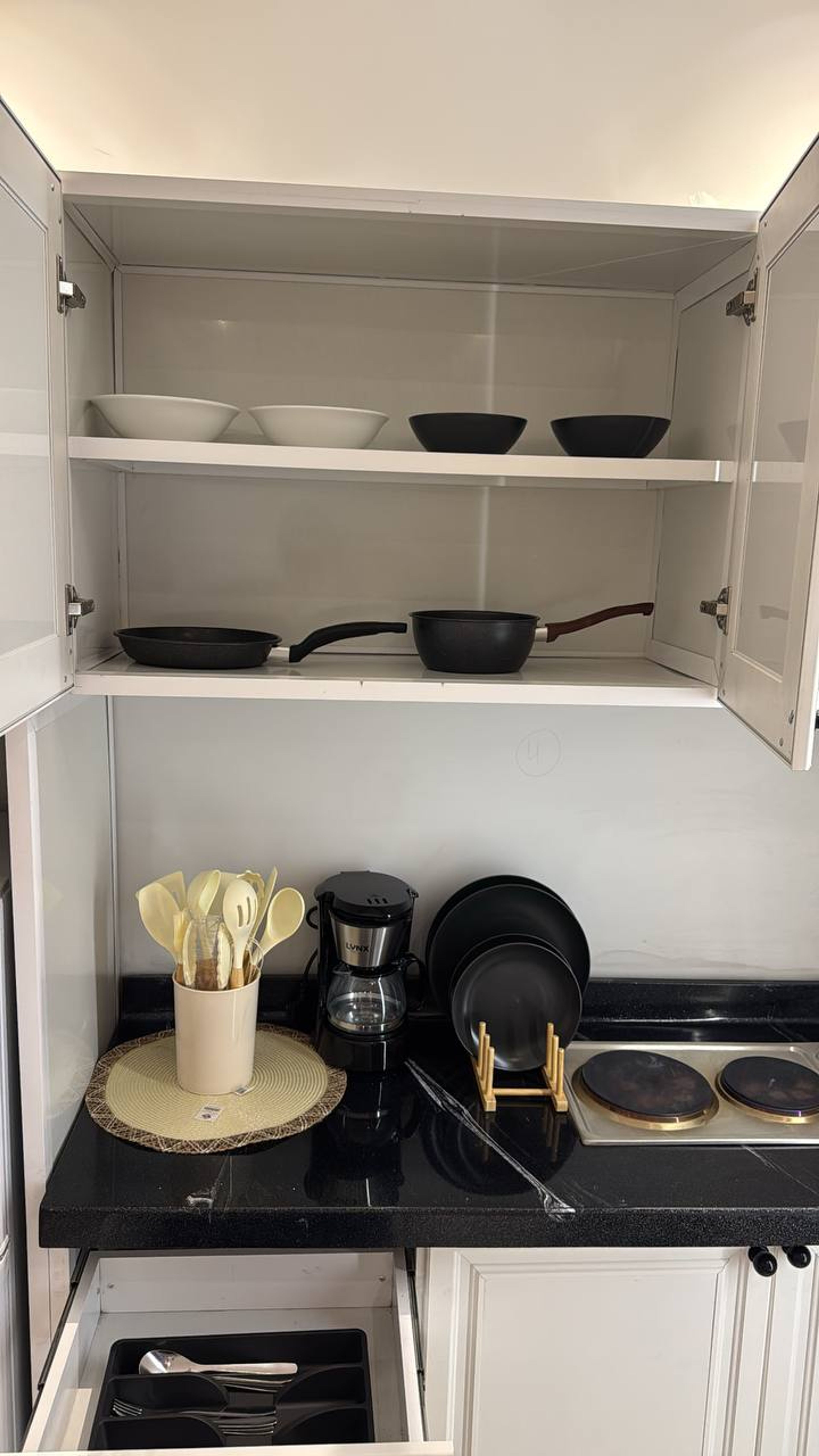 https://img.gathern.co/1024x0/1/NlAoFH9qEH08lLYo9GtdALjRT156-JAR.jpg