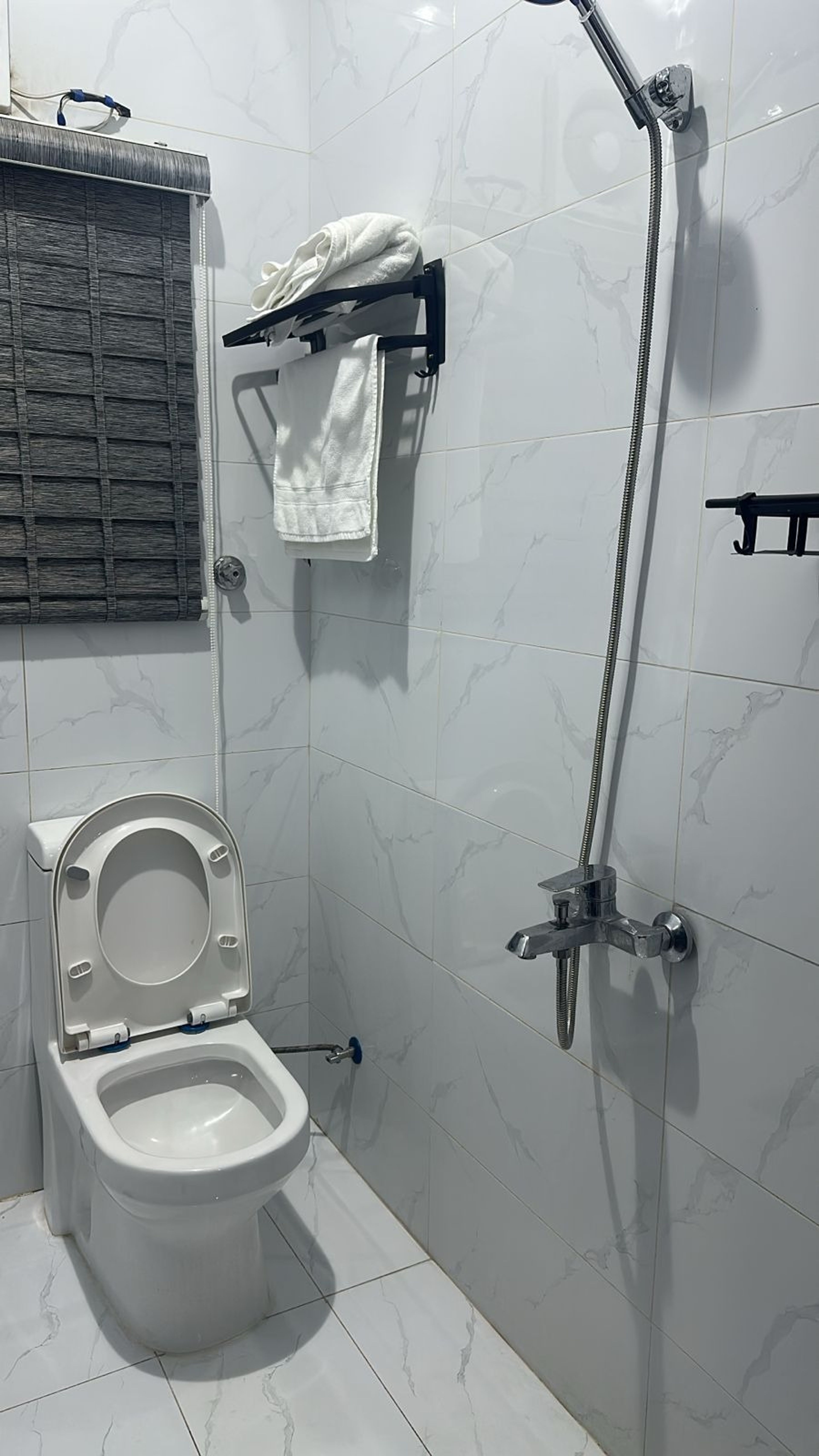 https://img.gathern.co/1400x0/1/No3qn-f1GfpWYsr876SBs4S--x_bVLXY.jpeg