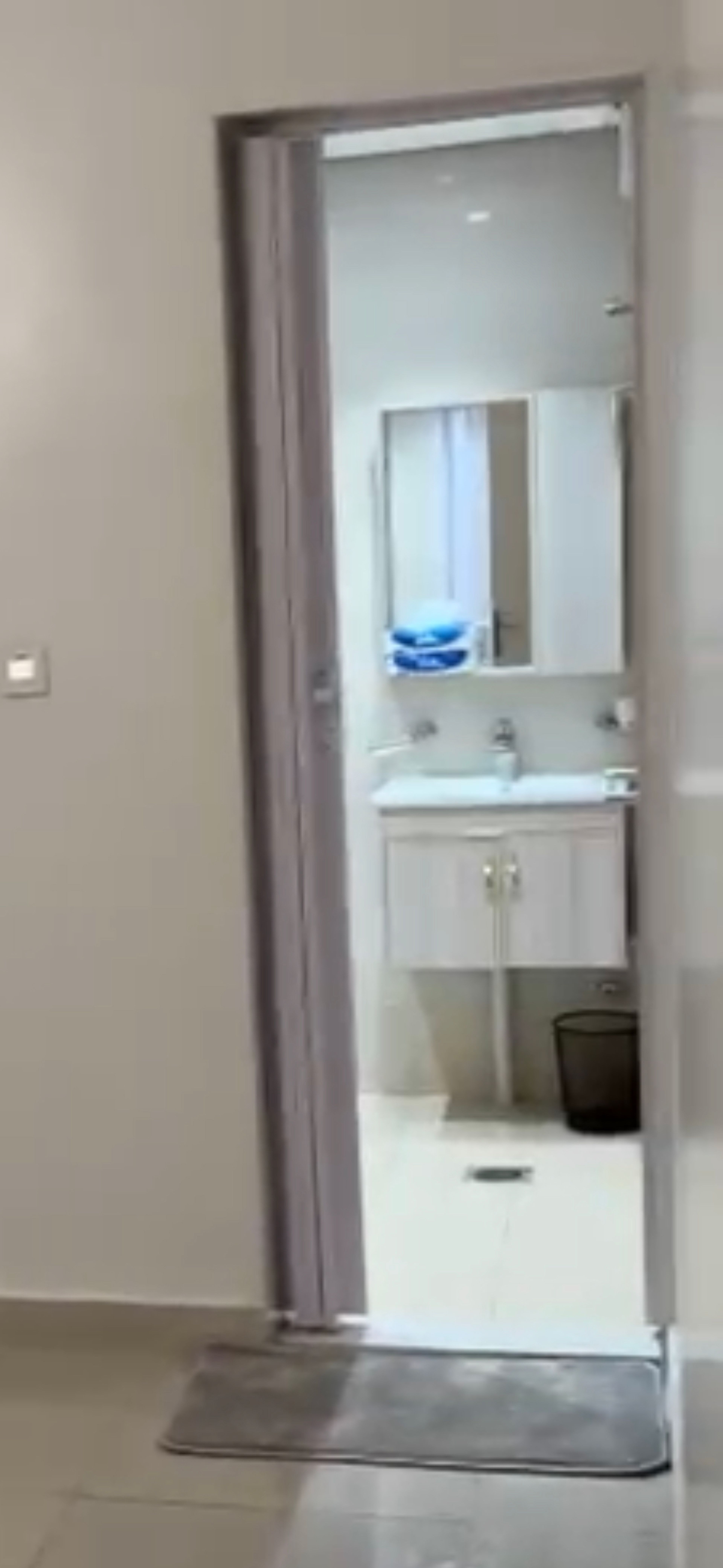 https://img.gathern.co/1024x0/1/O0fGIGeWDQq2CANQfuQ_Qu1wOfa-n0GG.jpg