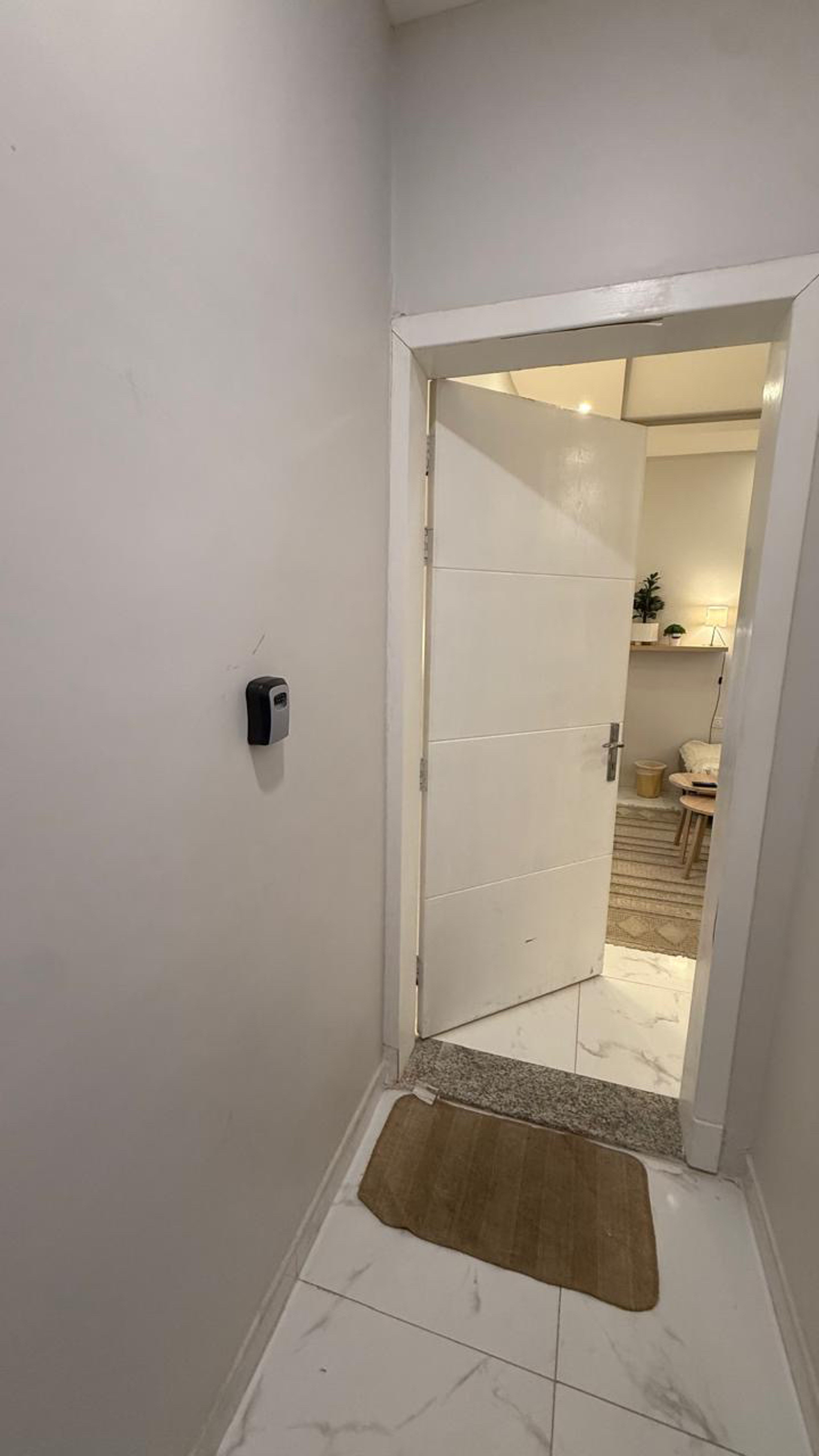 https://img.gathern.co/1024x0/1/O240XAAonXPfB1Pv_vk7u6JQulcl0vfp.jpg
