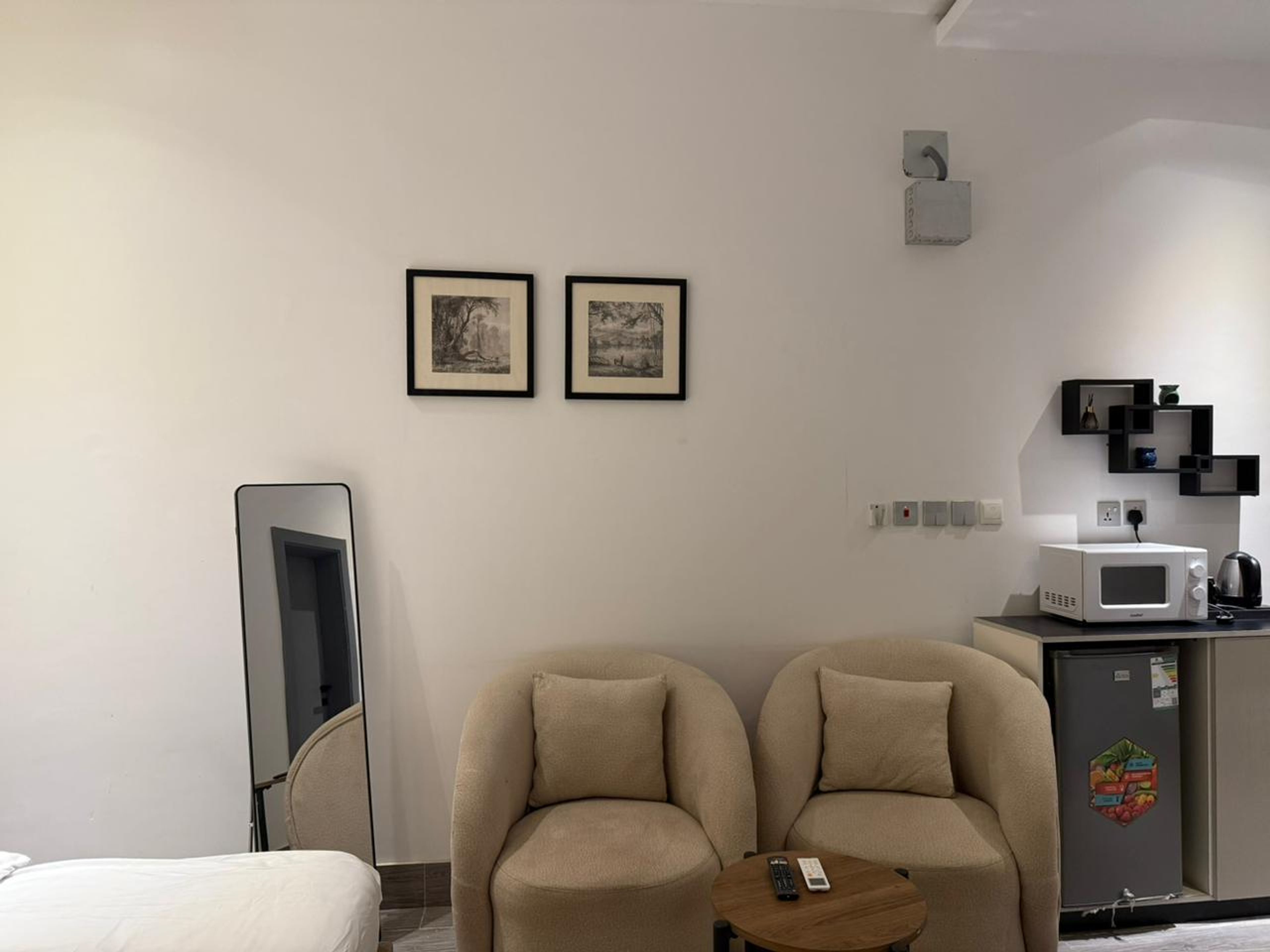 https://img.gathern.co/1400x0/1/OHZ7LhWEJmOrdvgkCHpvcKiqDBS6nkF8.jpg