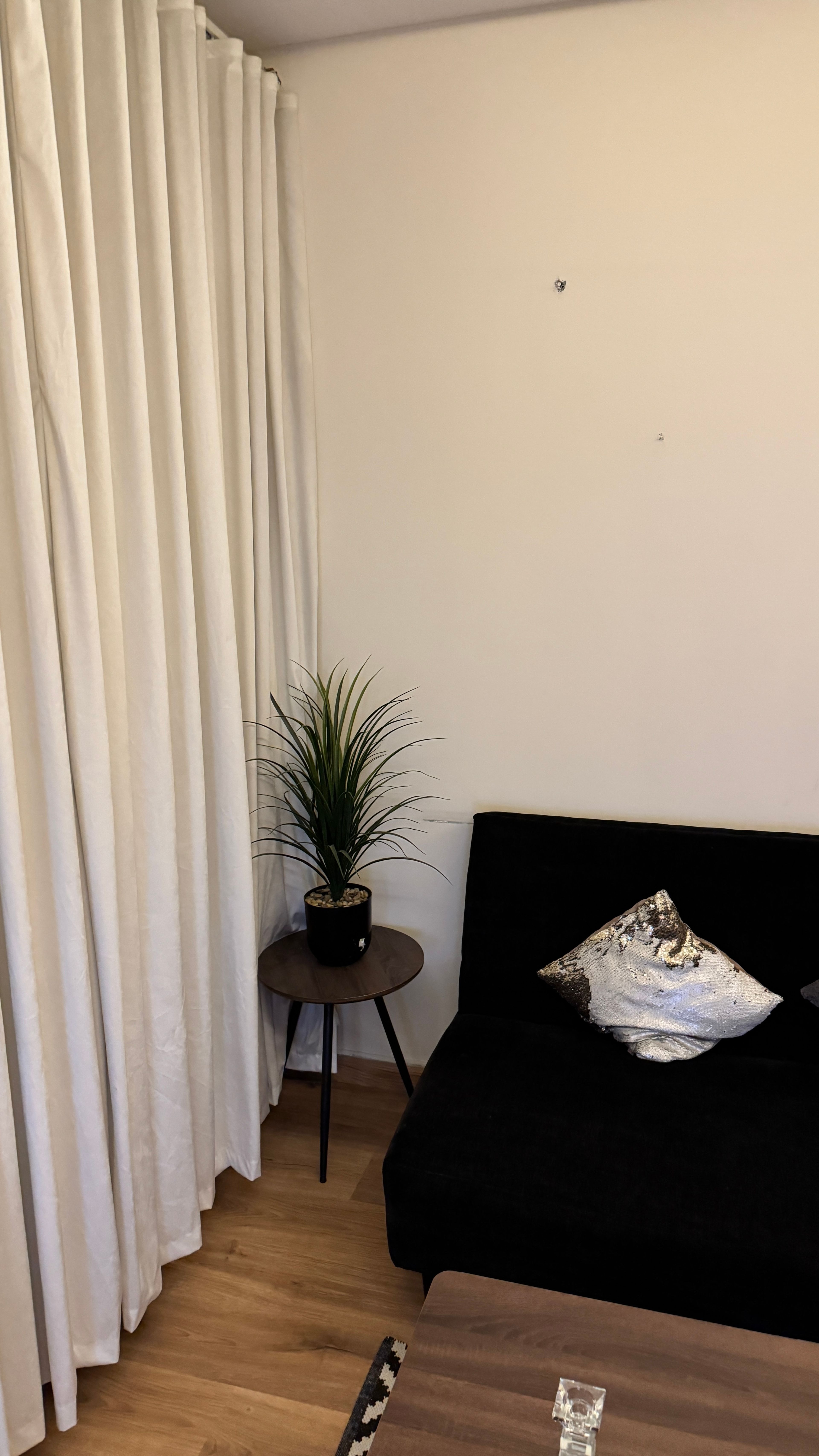 https://img.gathern.co/1024x0/1/OTSAchK43i-vpDKUU5InoYAg5jfJB5xl.jpg