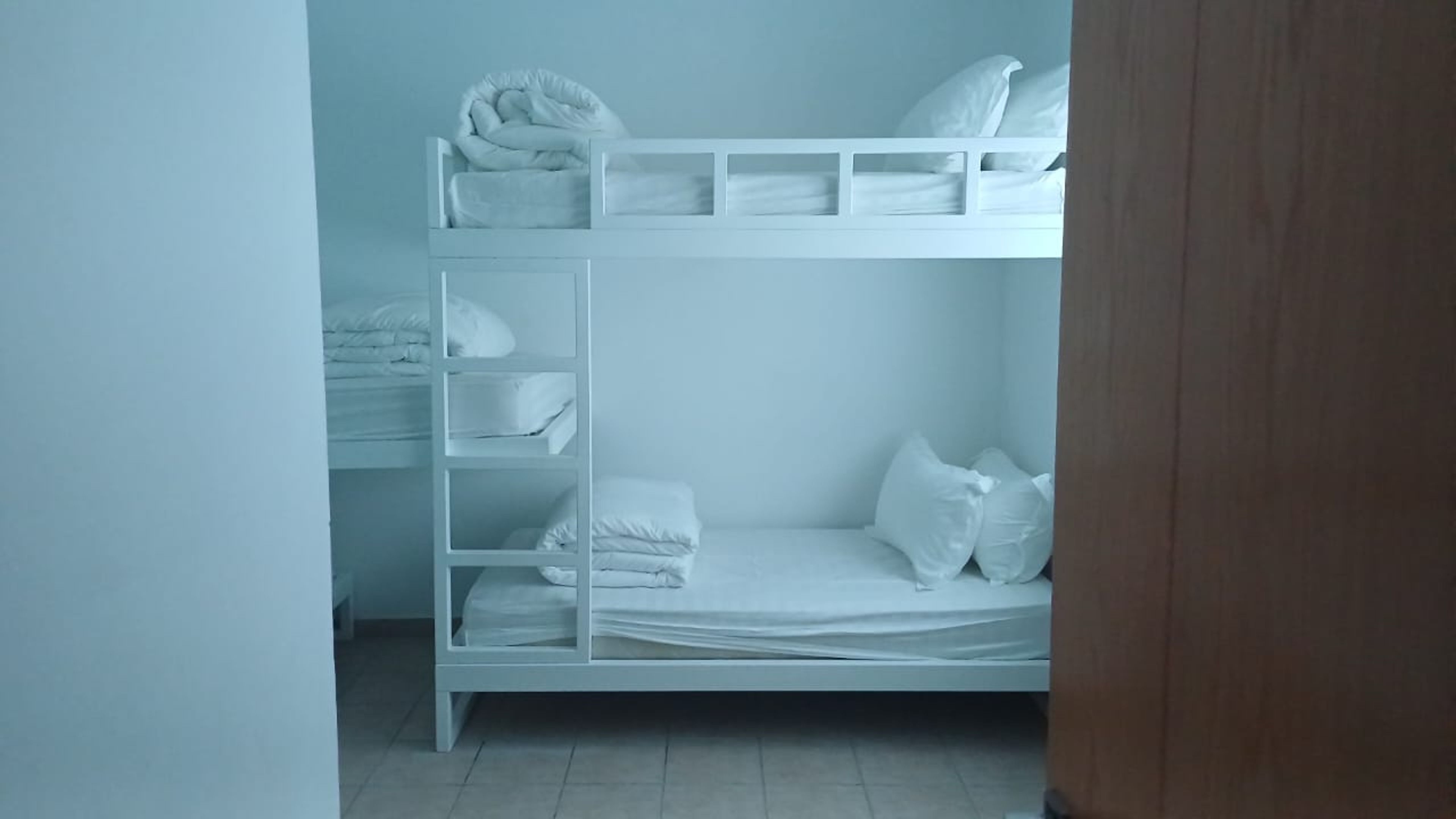 https://img.gathern.co/1400x0/1/OUEnBvYtz1NIyhPxGSkTd61yfWzcrB9z.jpeg