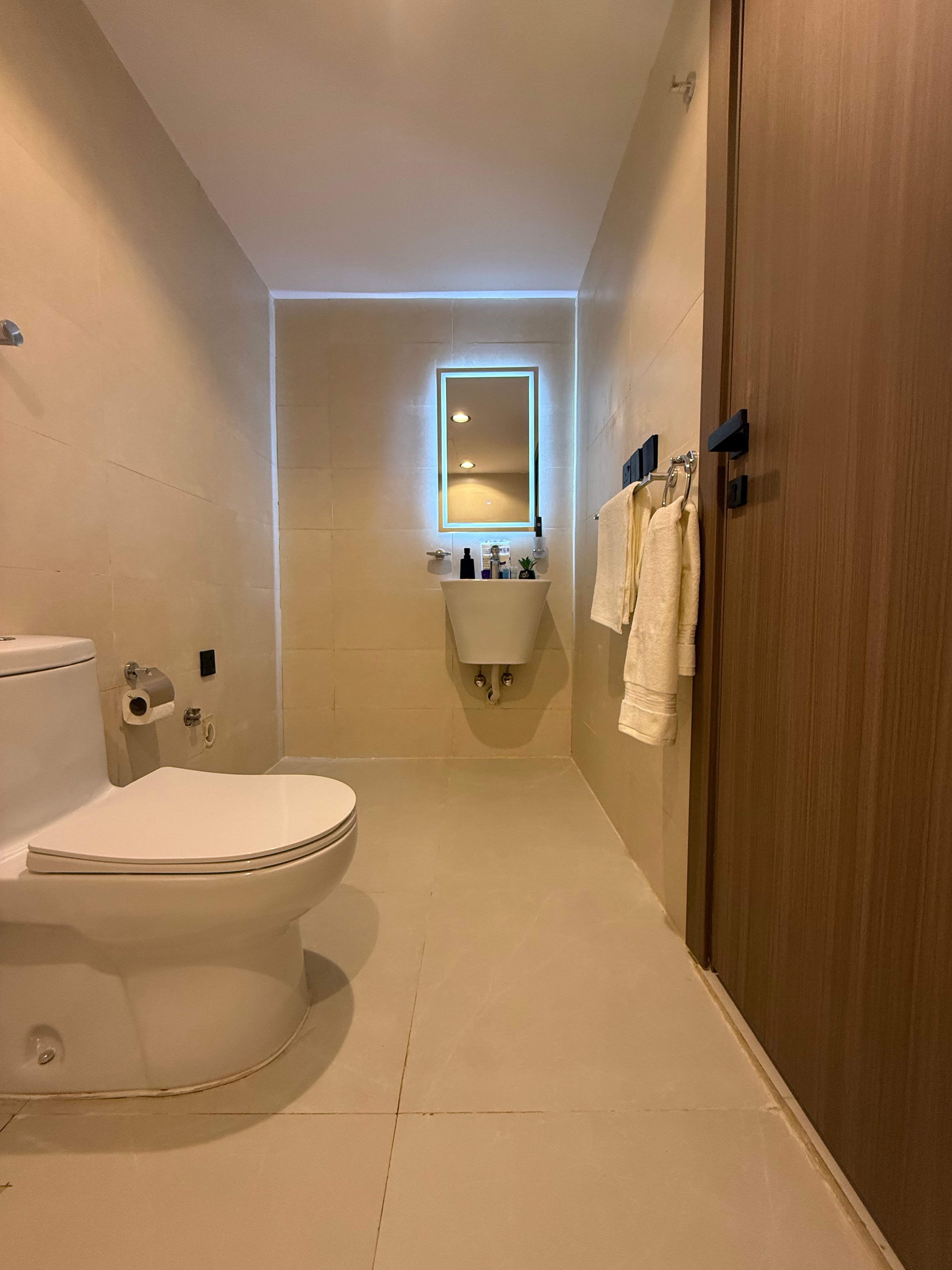 https://img.gathern.co/1024x0/1/OVvj6g88SQ1UMbuY9l57jxTJV8jVods0.jpg