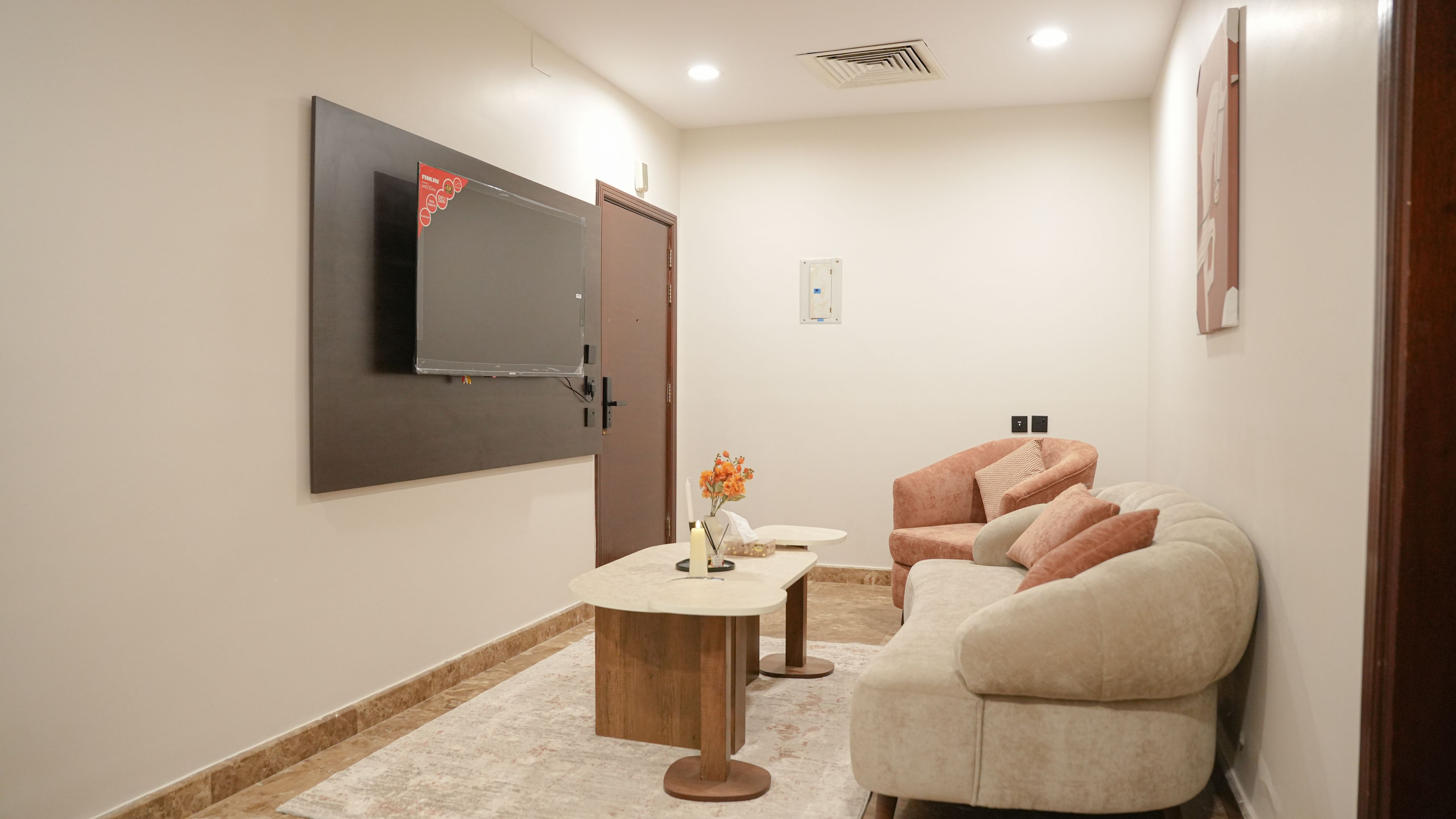 https://img.gathern.co/1400x0/1/P6PQWrLVo9zsM1qE5DCgcIh5Gs1ONUx6.jpg