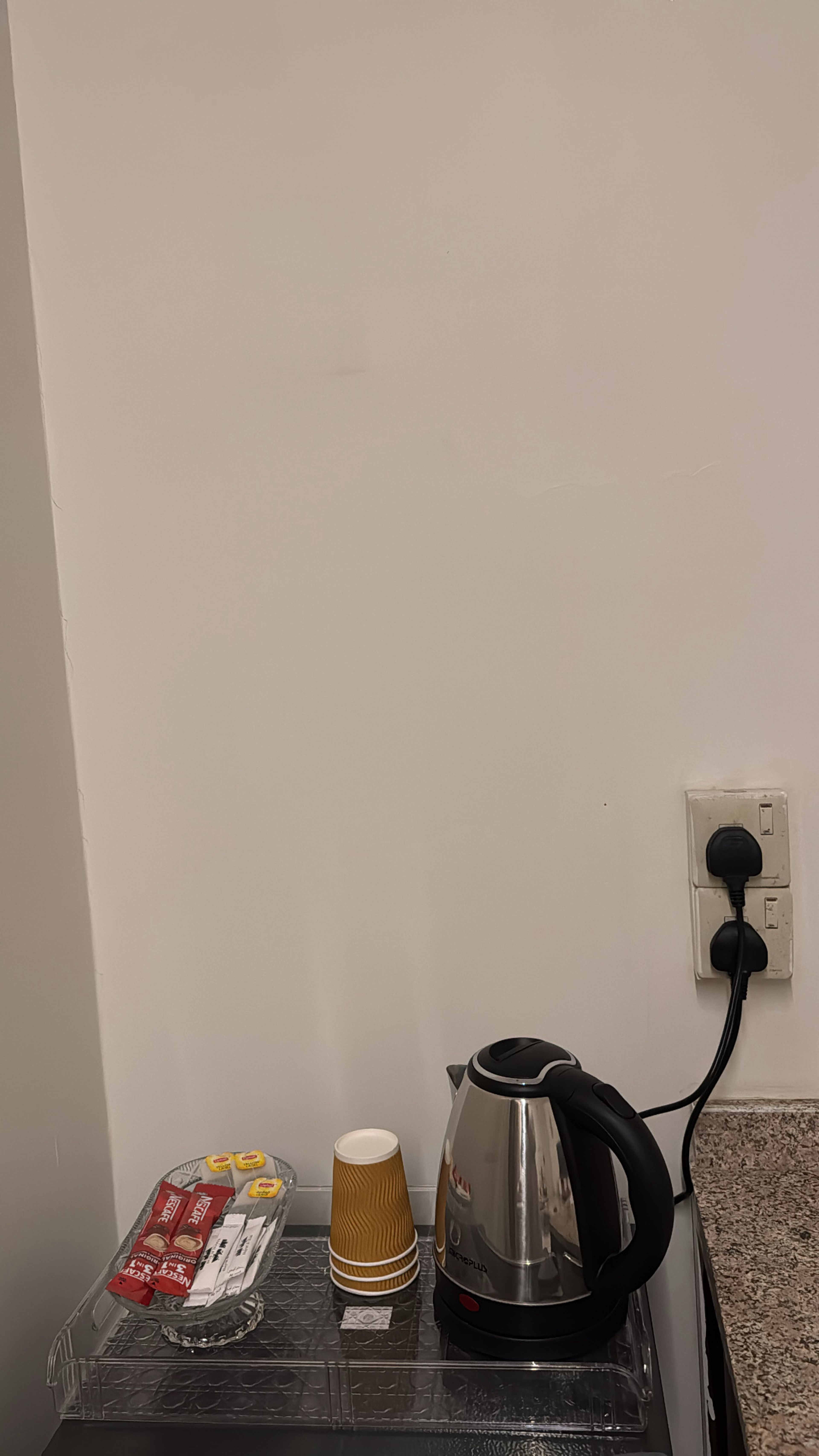https://img.gathern.co/1400x0/1/PAjIk9GWEmovZGuU8KGclbV4zyWioSkh.jpg