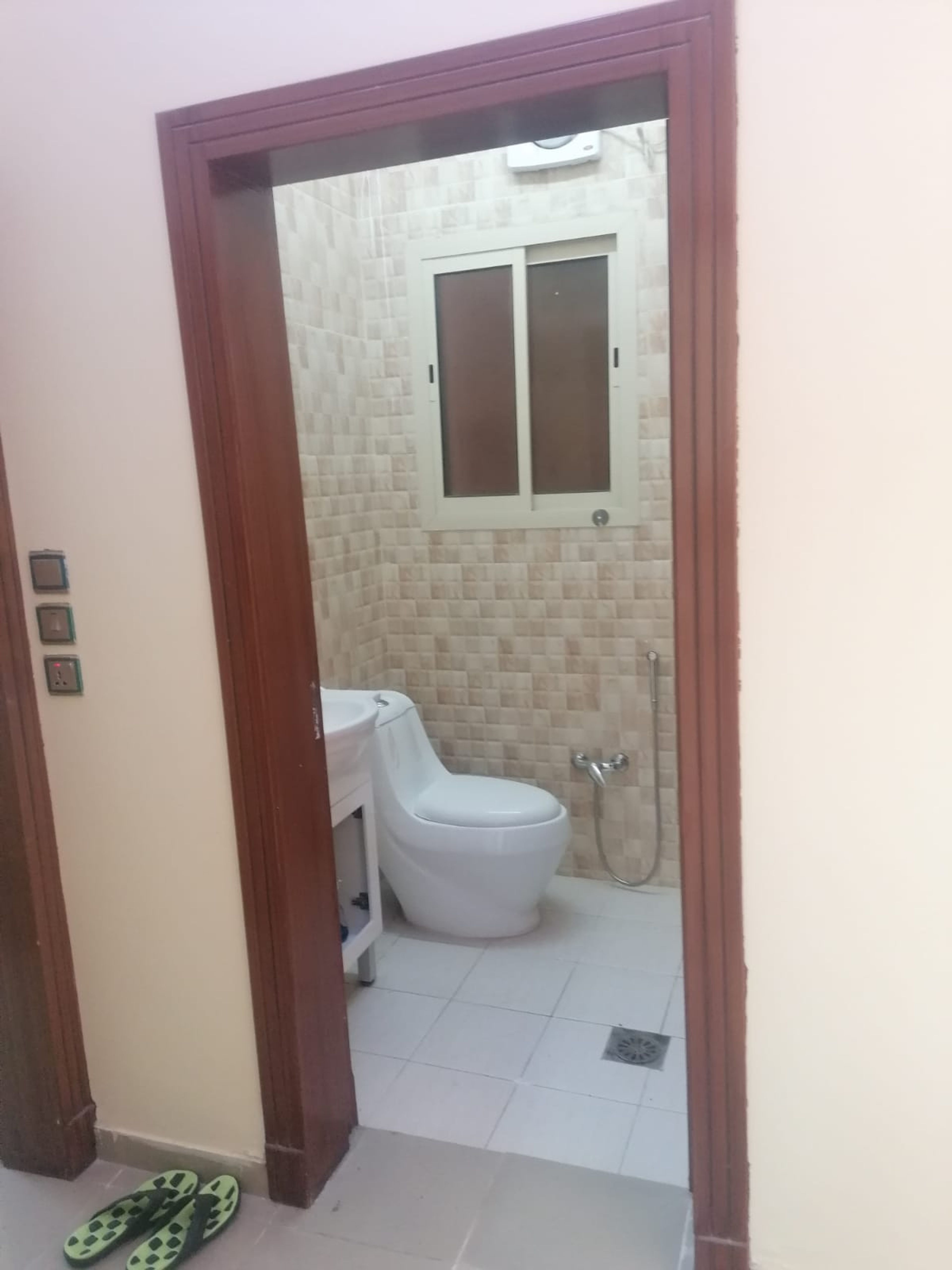 https://img.gathern.co/1024x0/1/PEbbuvB4A9K6n9BfBbc2ZFxaJ8UozPKm.jpeg