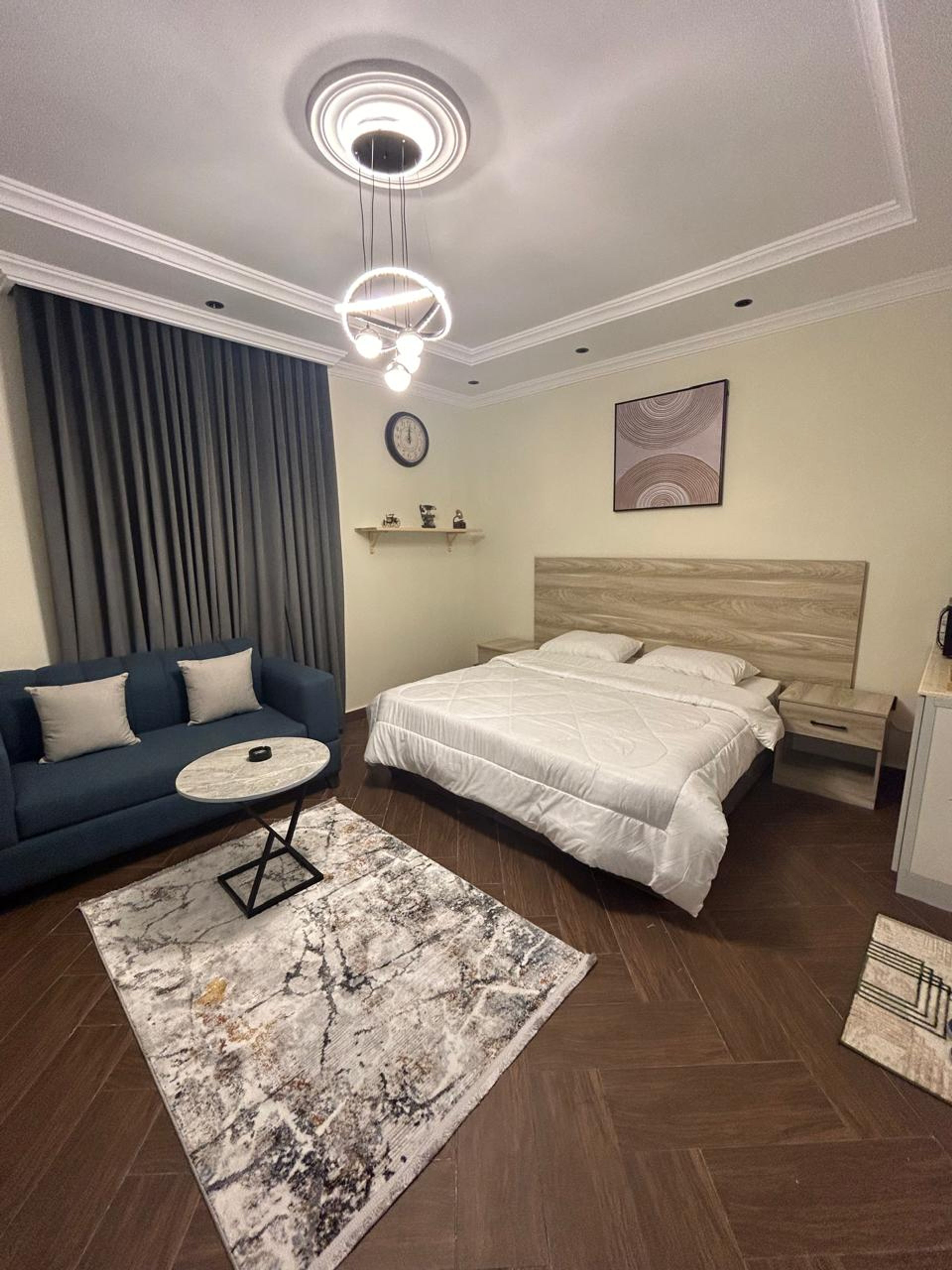 https://img.gathern.co/1400x0/1/PgTW27MRLmUA6iwT--_gG2aBEy1cfDCL.jpg
