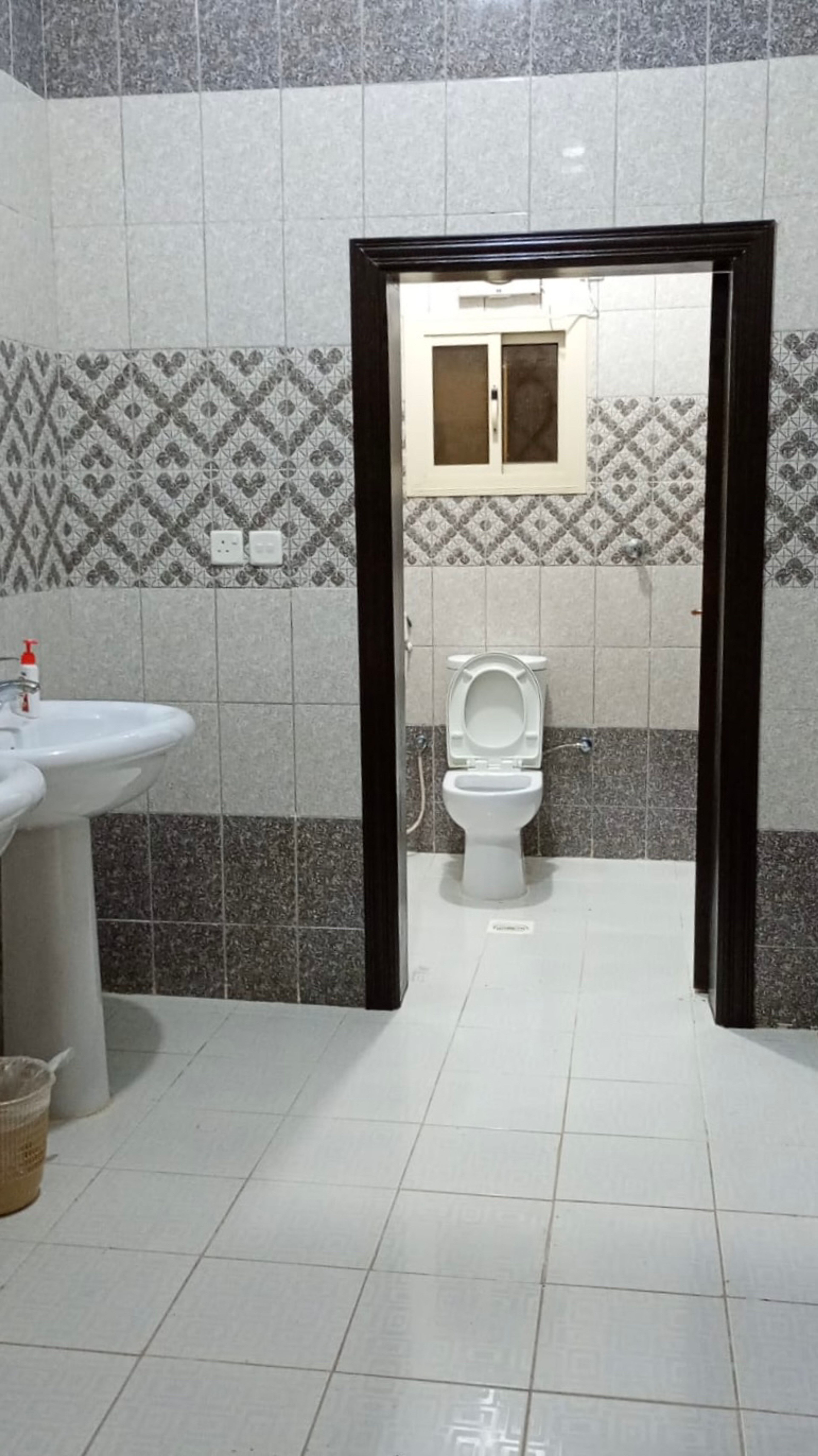 https://img.gathern.co/1400x0/1/PiIyQpaisWgKUm7655aWn8vtOkq2Vzfa.jpg