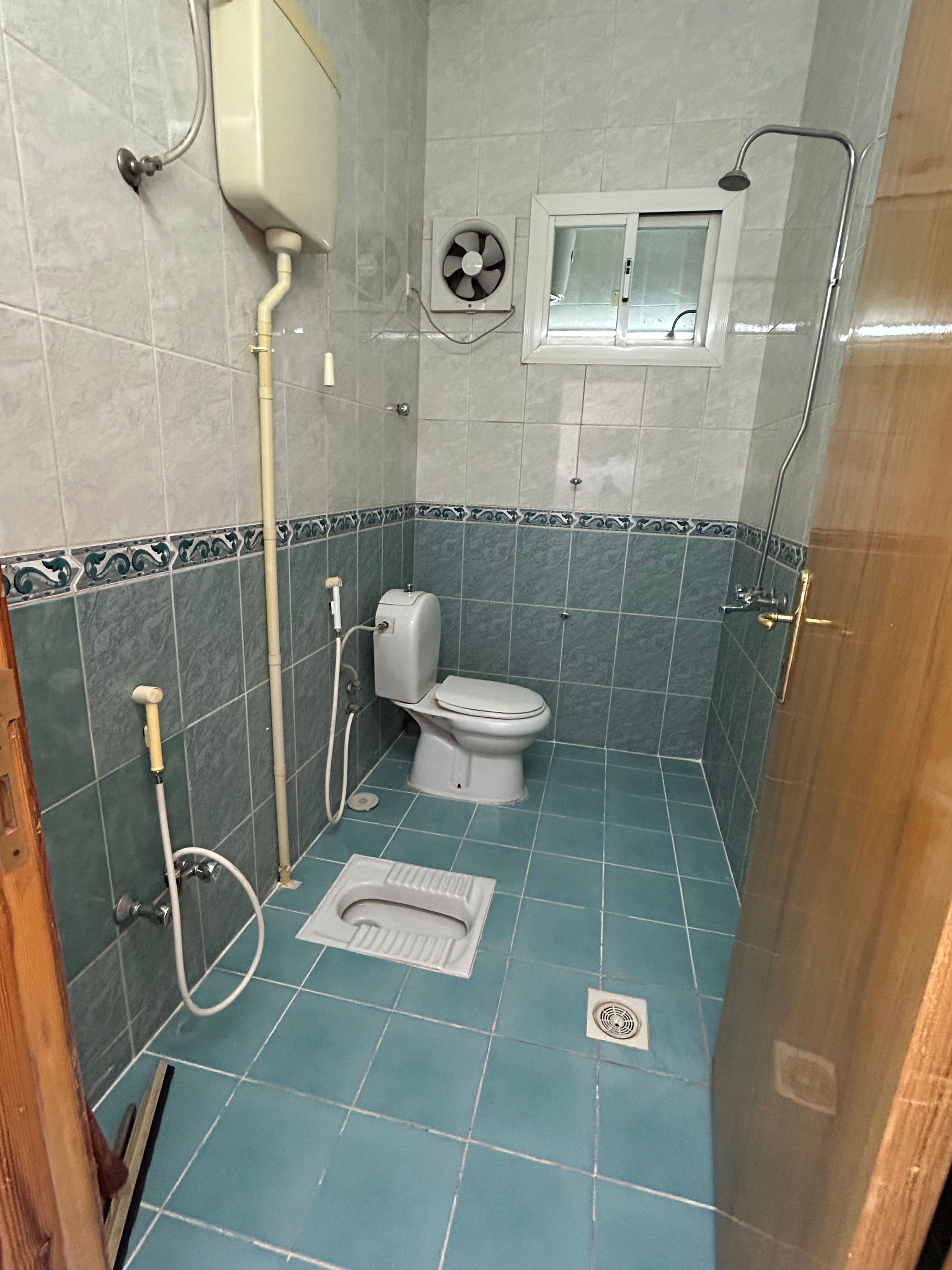 https://img.gathern.co/1024x0/1/PjeovO4KI2ktjJU_gXQuk-gIoIu2RkBh.jpg