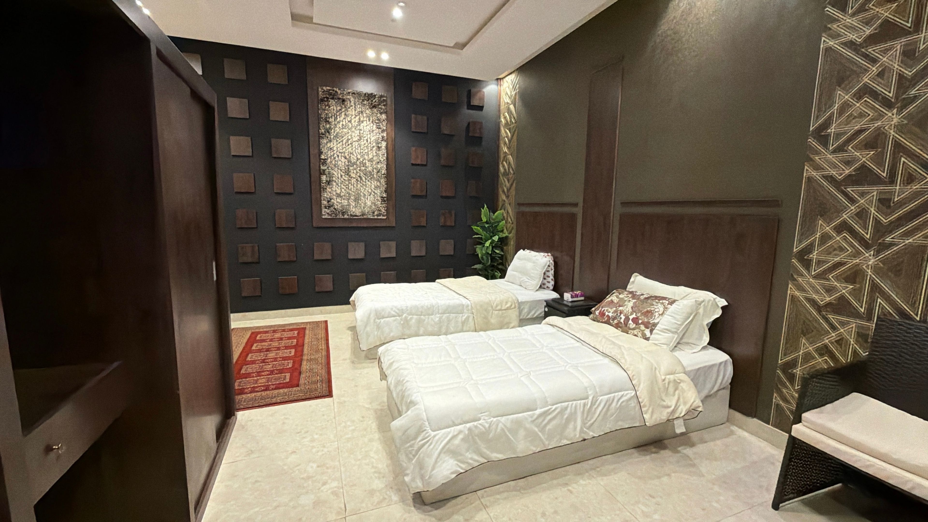 https://img.gathern.co/1024x0/1/PnoY9_9Ug5ceIlTwS7_N14C_fRsa-pbS.jpg