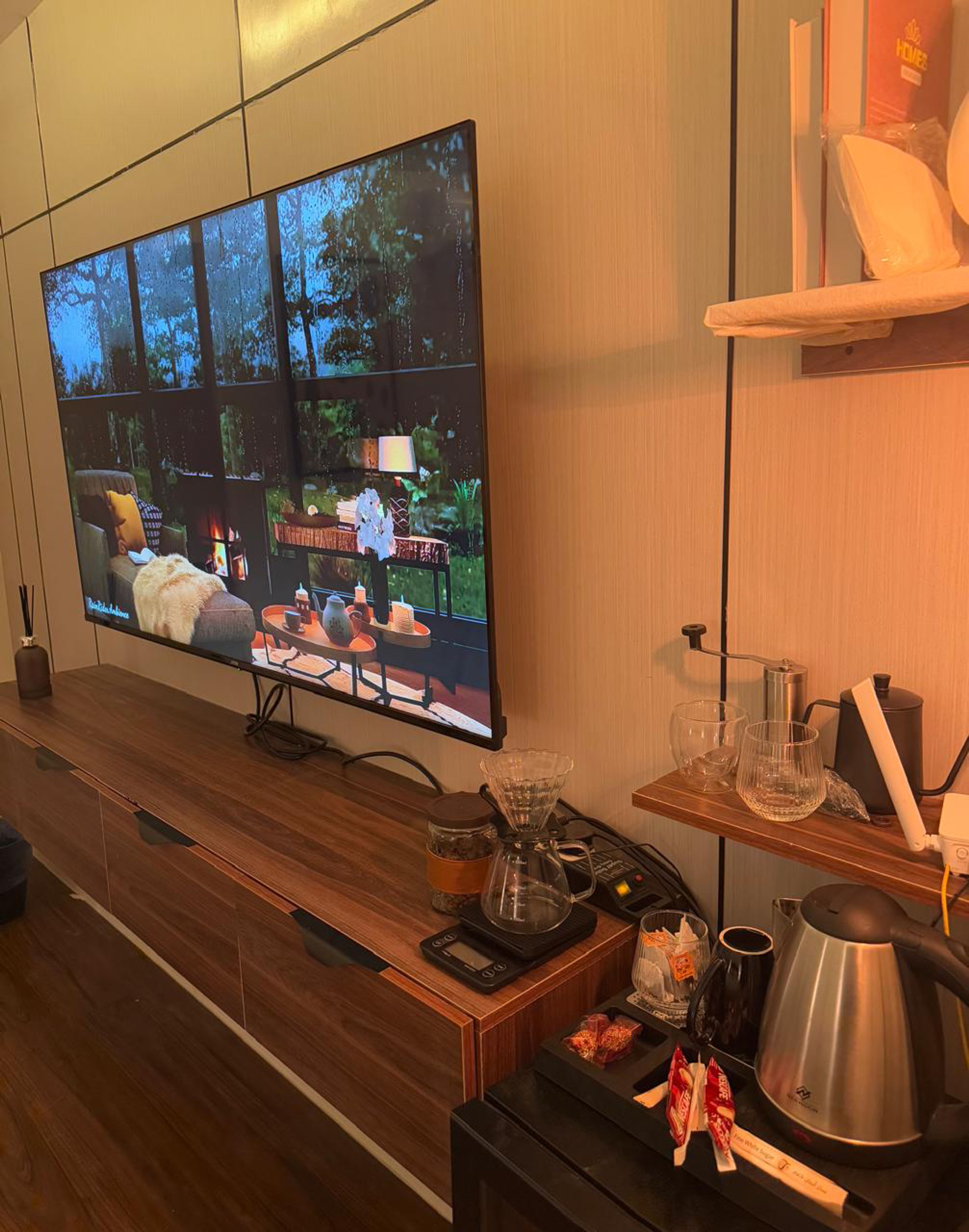 https://img.gathern.co/1400x0/1/PtDnJPJAXid549Itv2eDpEUeE17BZjVz.jpg
