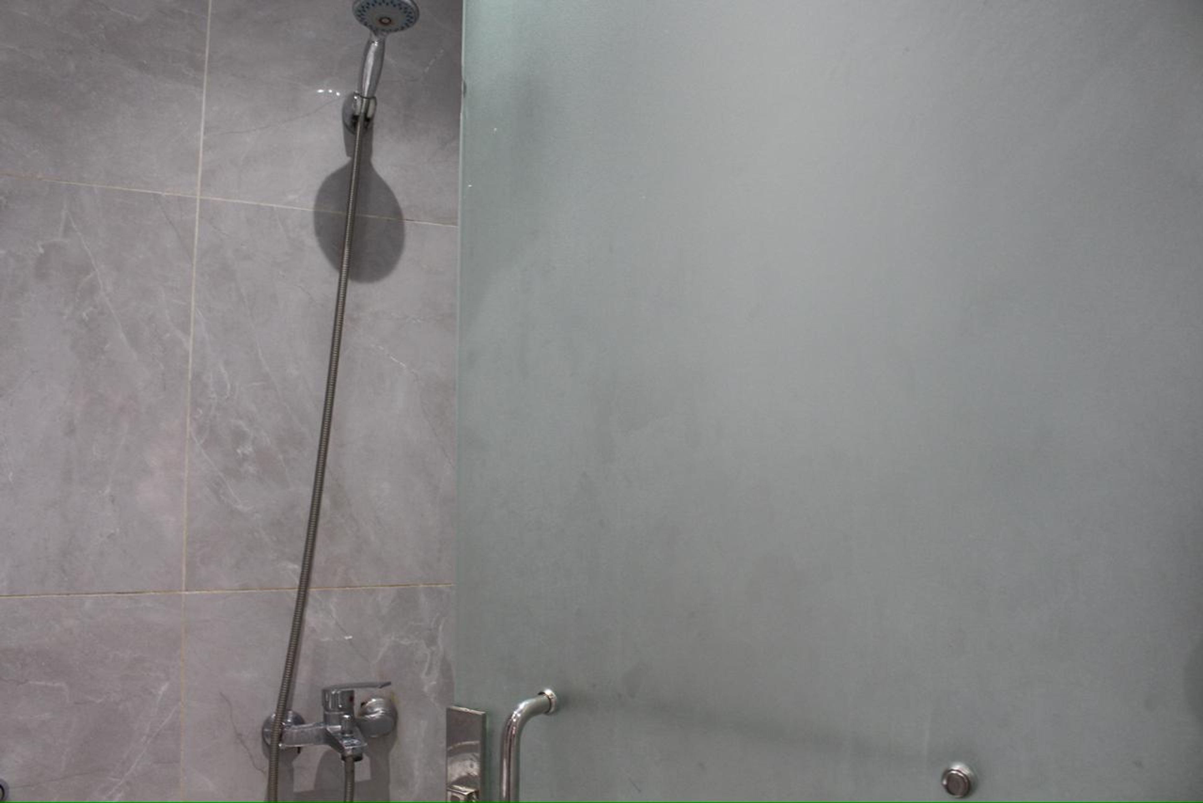 https://img.gathern.co/1400x0/1/PvpPn3BBEvkeOyDDkbRQZff9mWNmnvcX.jpeg