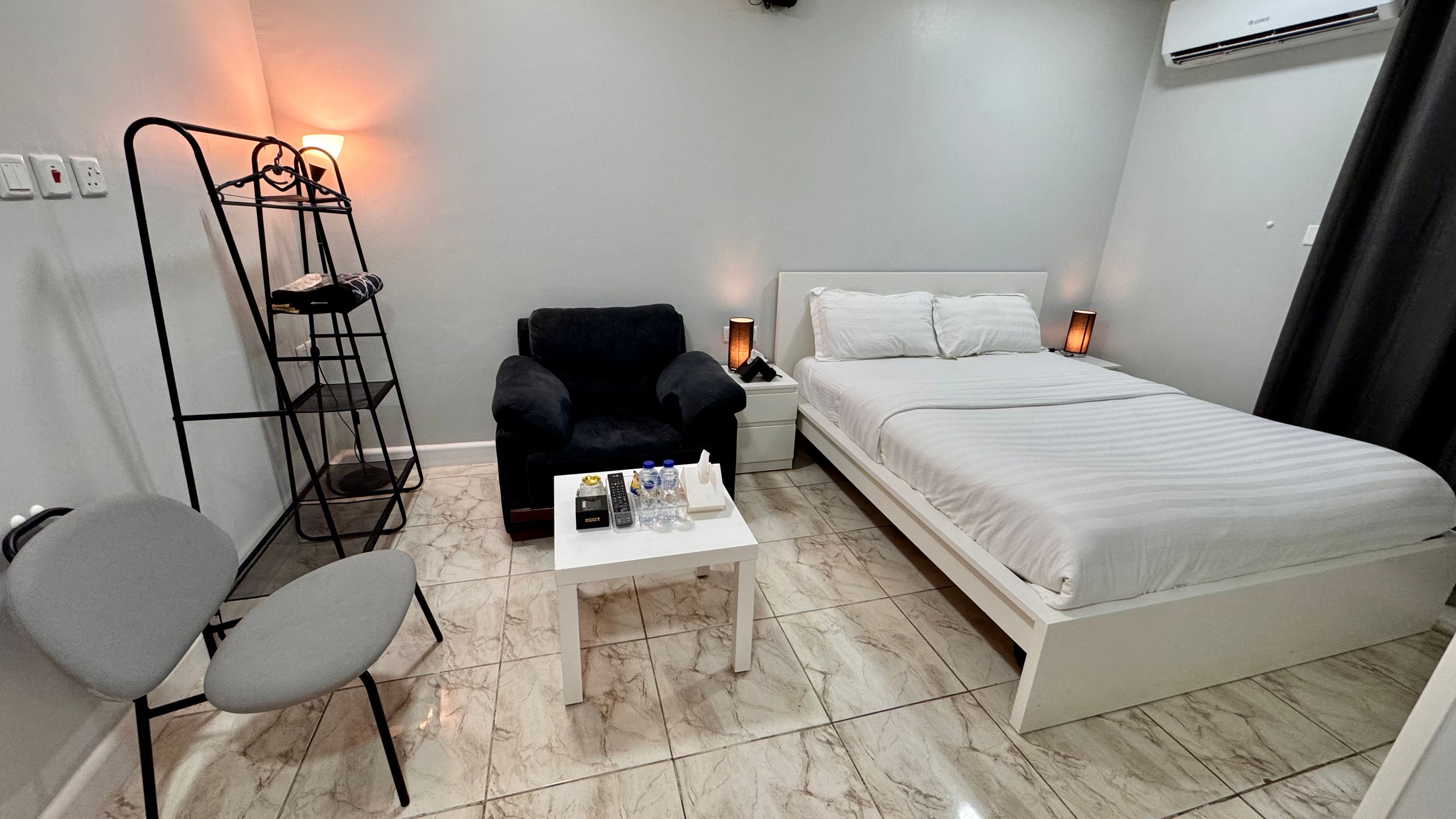 https://img.gathern.co/1400x0/1/Q1-a_boKMb7MKhTNMUi_yiHtBT5xbpHB.jpg