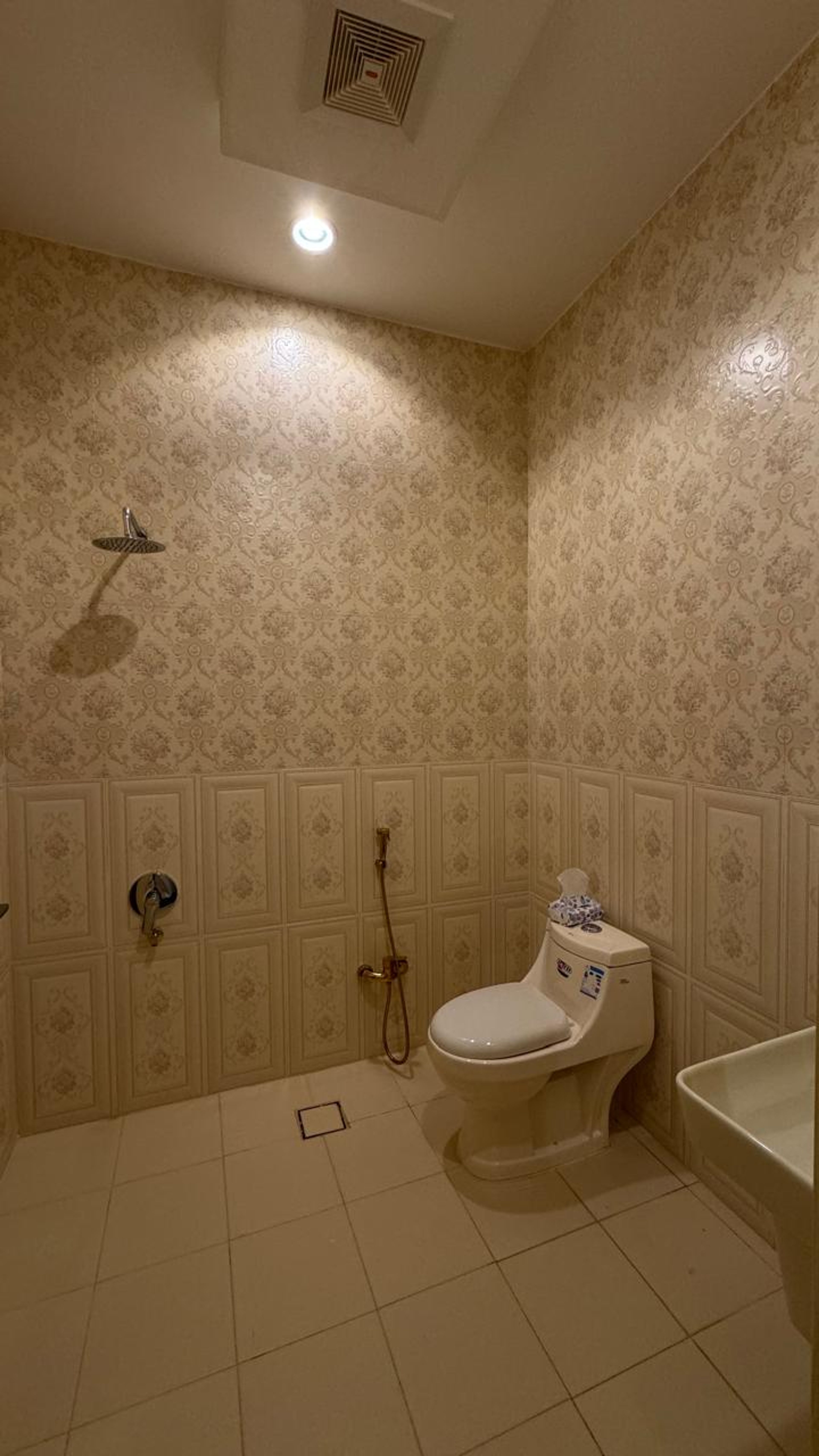 https://img.gathern.co/1400x0/1/QNzsHYT9jQijNjRENvXXnjXwW87FljoV.jpeg